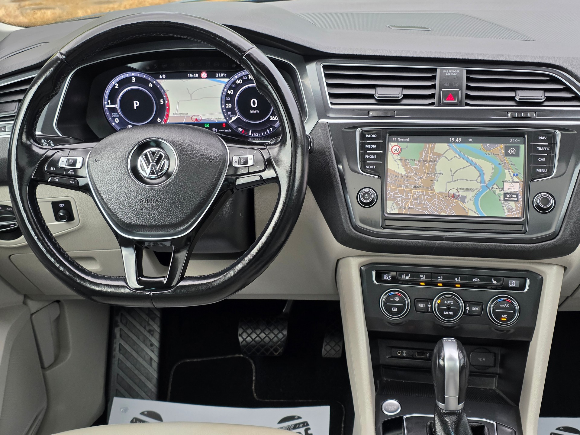 VW Tiguan 2.0 TDI SCR Highline 4Motion DSG-image-8