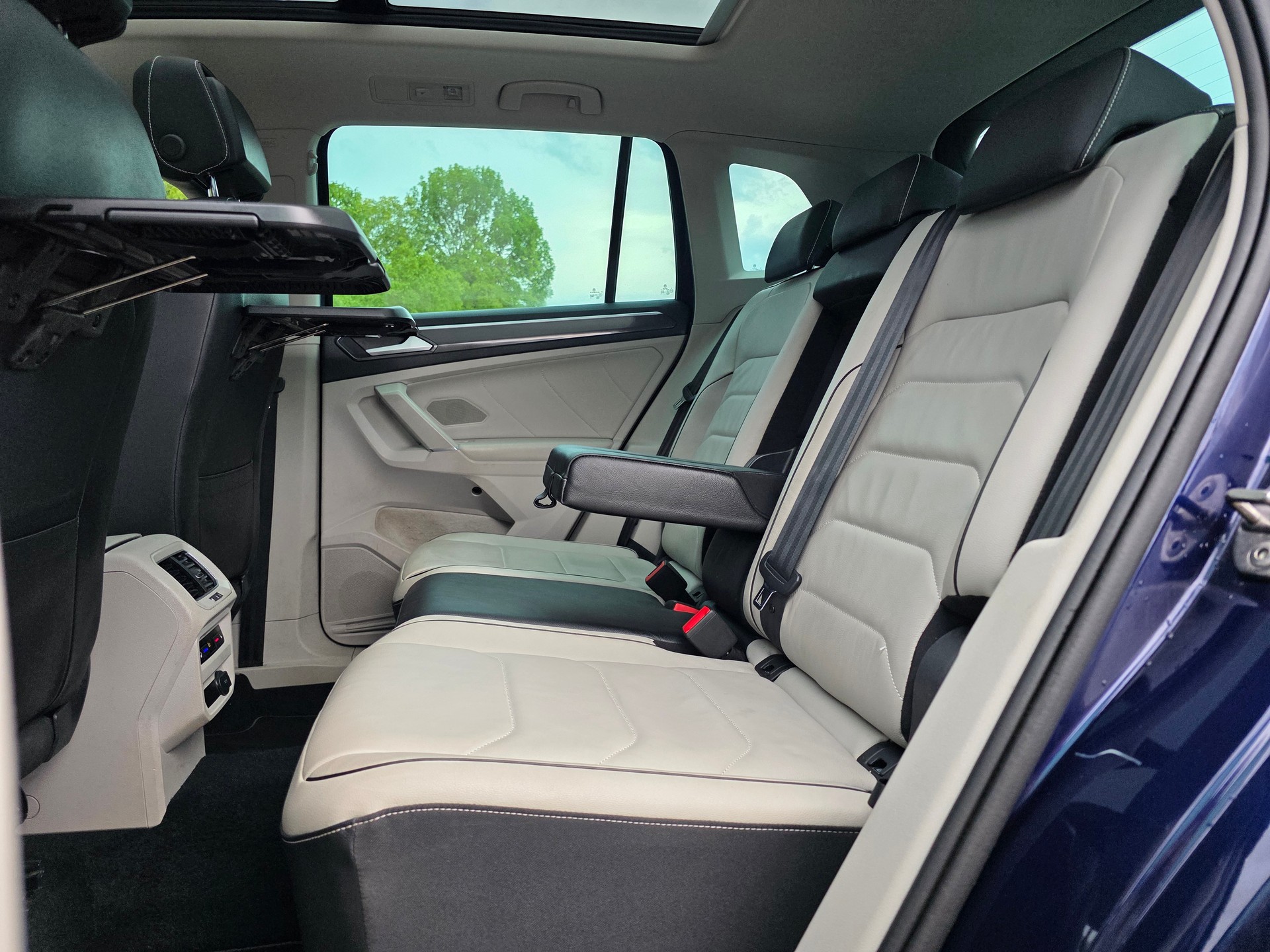 VW Tiguan 2.0 TDI SCR Highline 4Motion DSG-image-12
