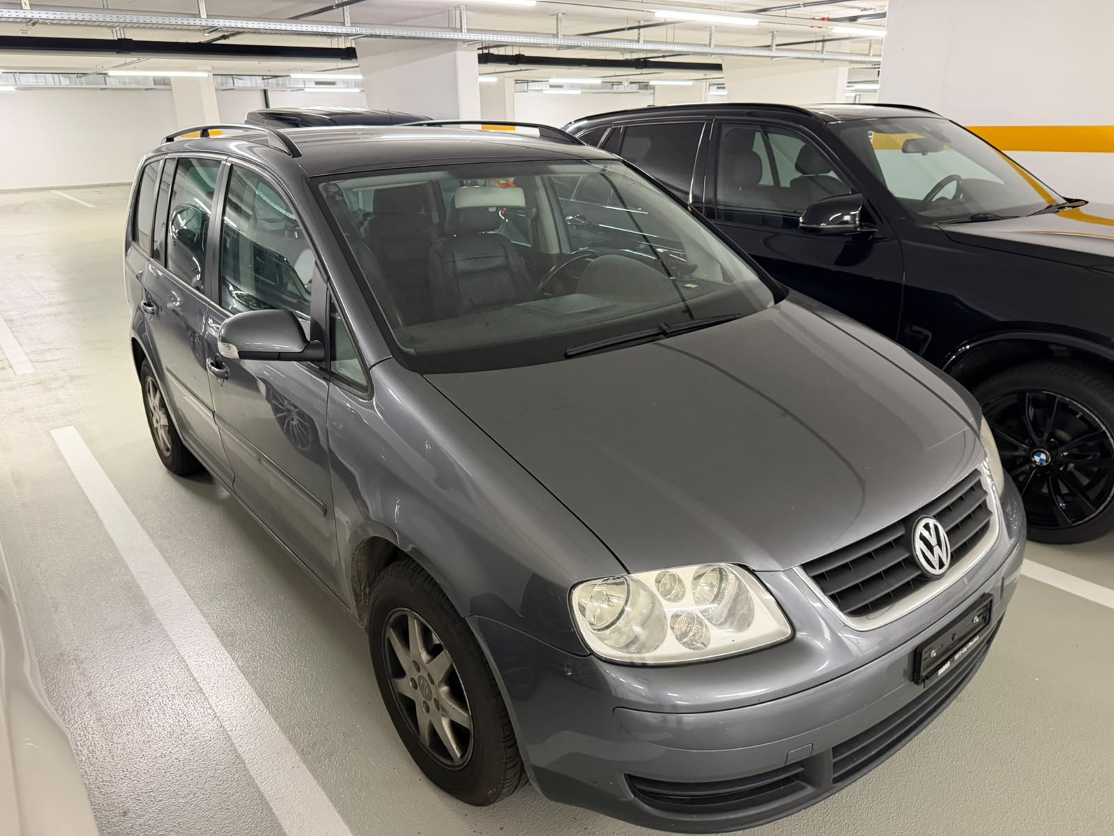 VW Touran 2.0 FSI Trendline-showroom-element-2