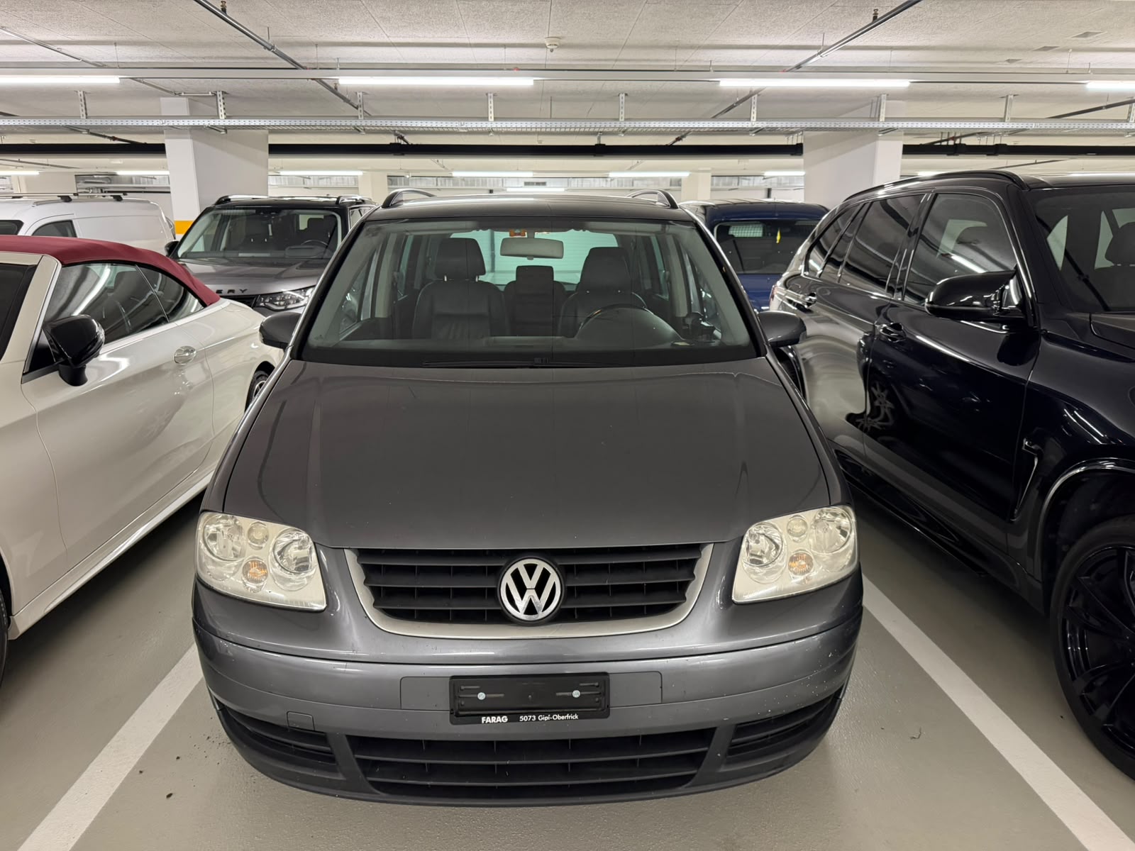VW Touran 2.0 FSI Trendline-showroom-element-1