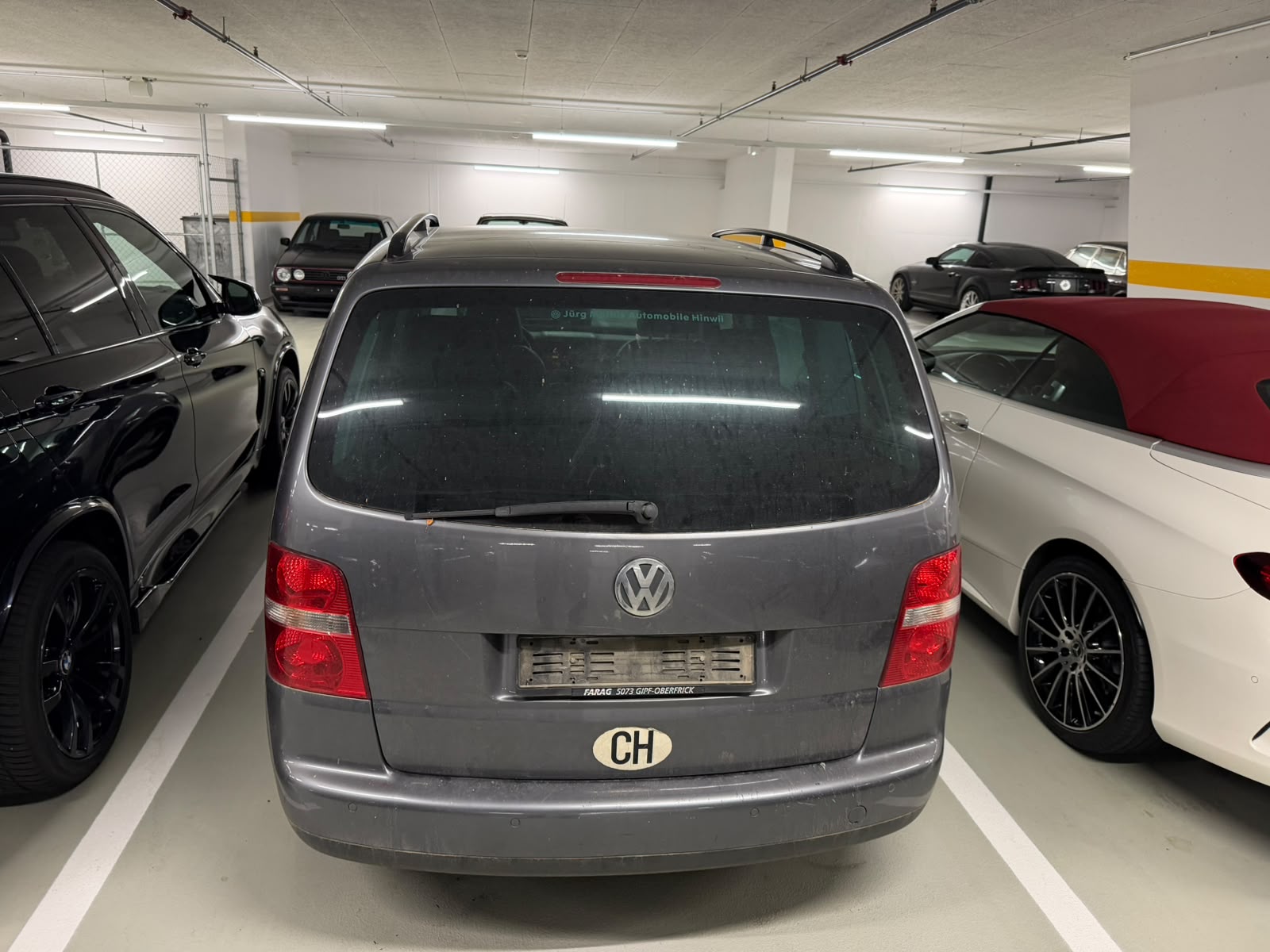 VW Touran 2.0 FSI Trendline-image-8