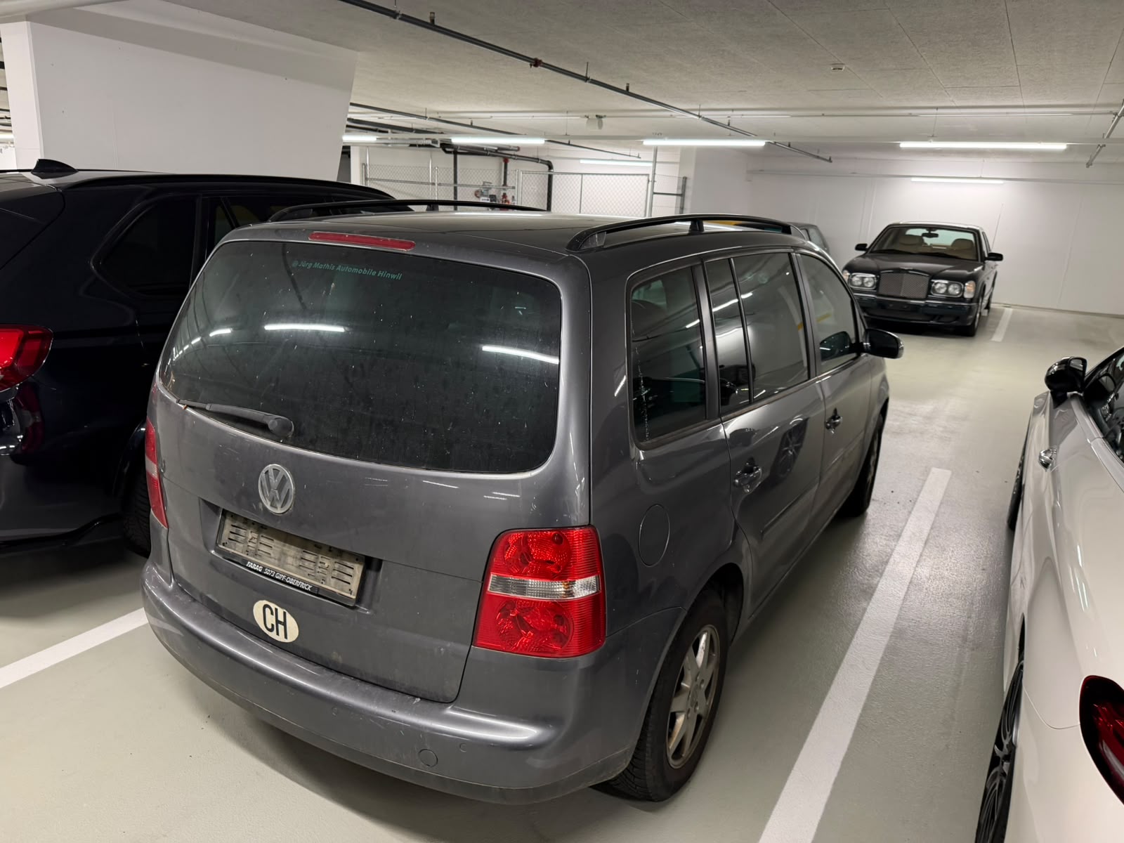 VW Touran 2.0 FSI Trendline-image-6