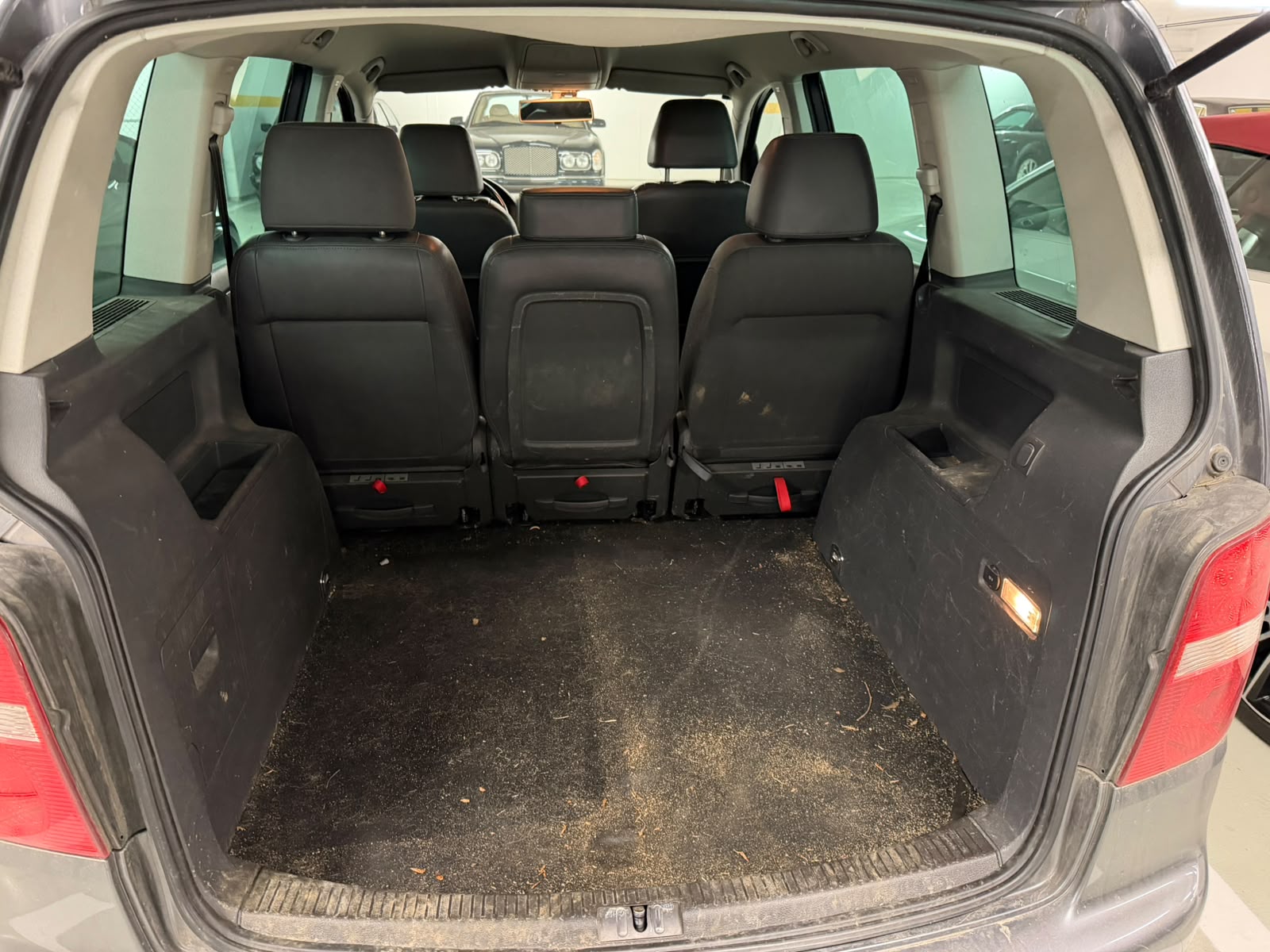 VW Touran 2.0 FSI Trendline-showroom-element-3