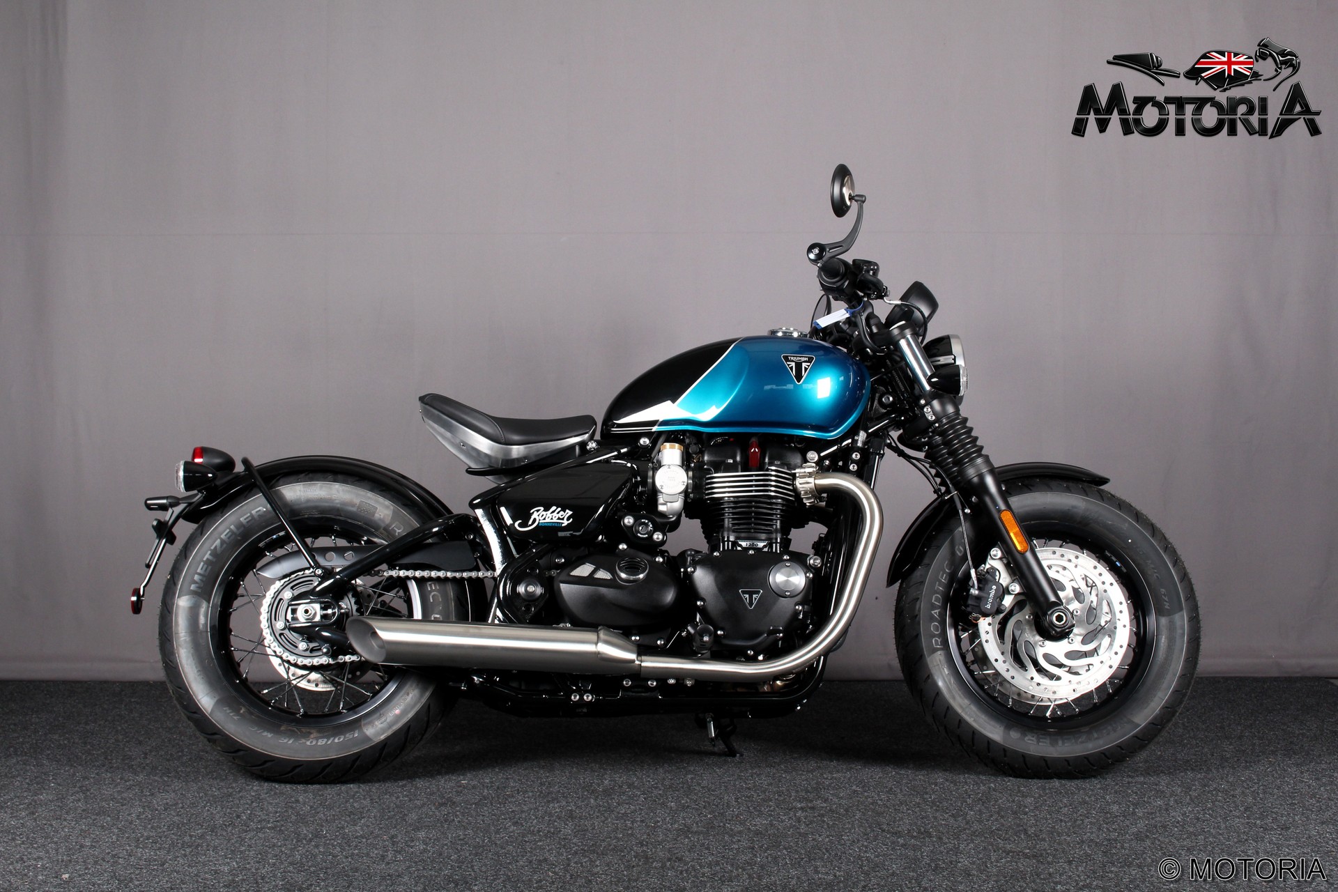 TRIUMPH Bonneville 1200 Bobber (MY26 35kW möglich)-showroom-element-1