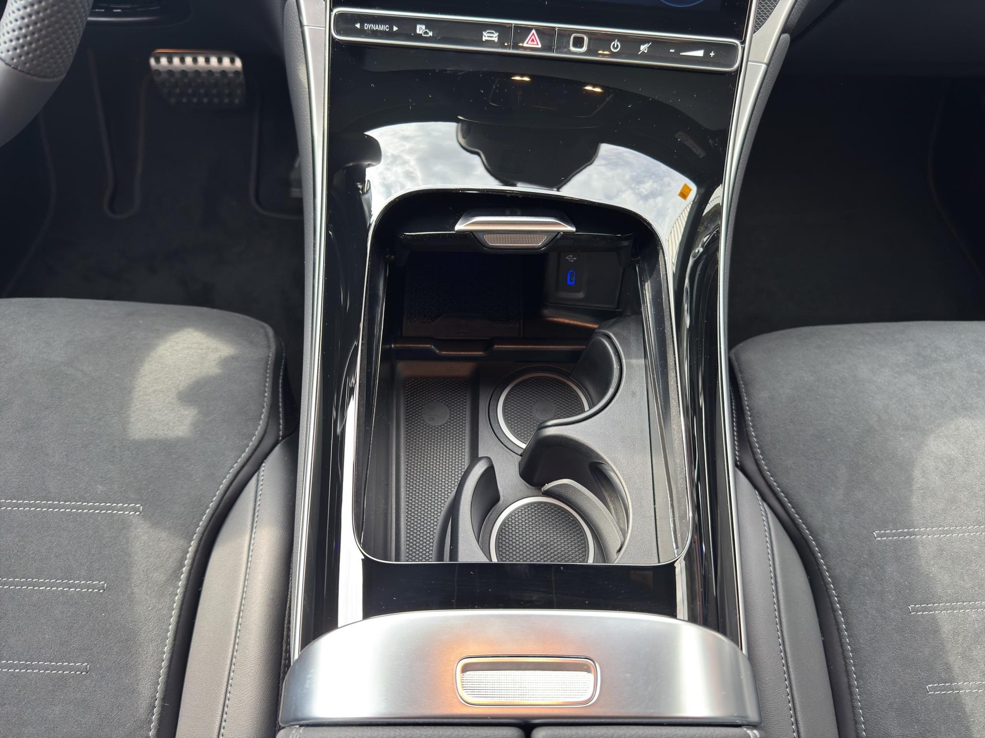 MERCEDES-BENZ GLC 220 d AMG Line 4matic-image-15