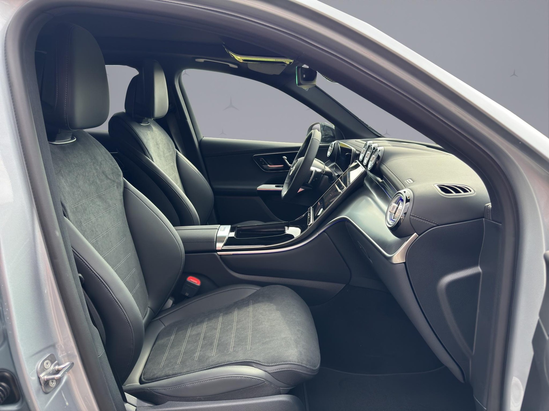 MERCEDES-BENZ GLC 220 d AMG Line 4matic-image-16