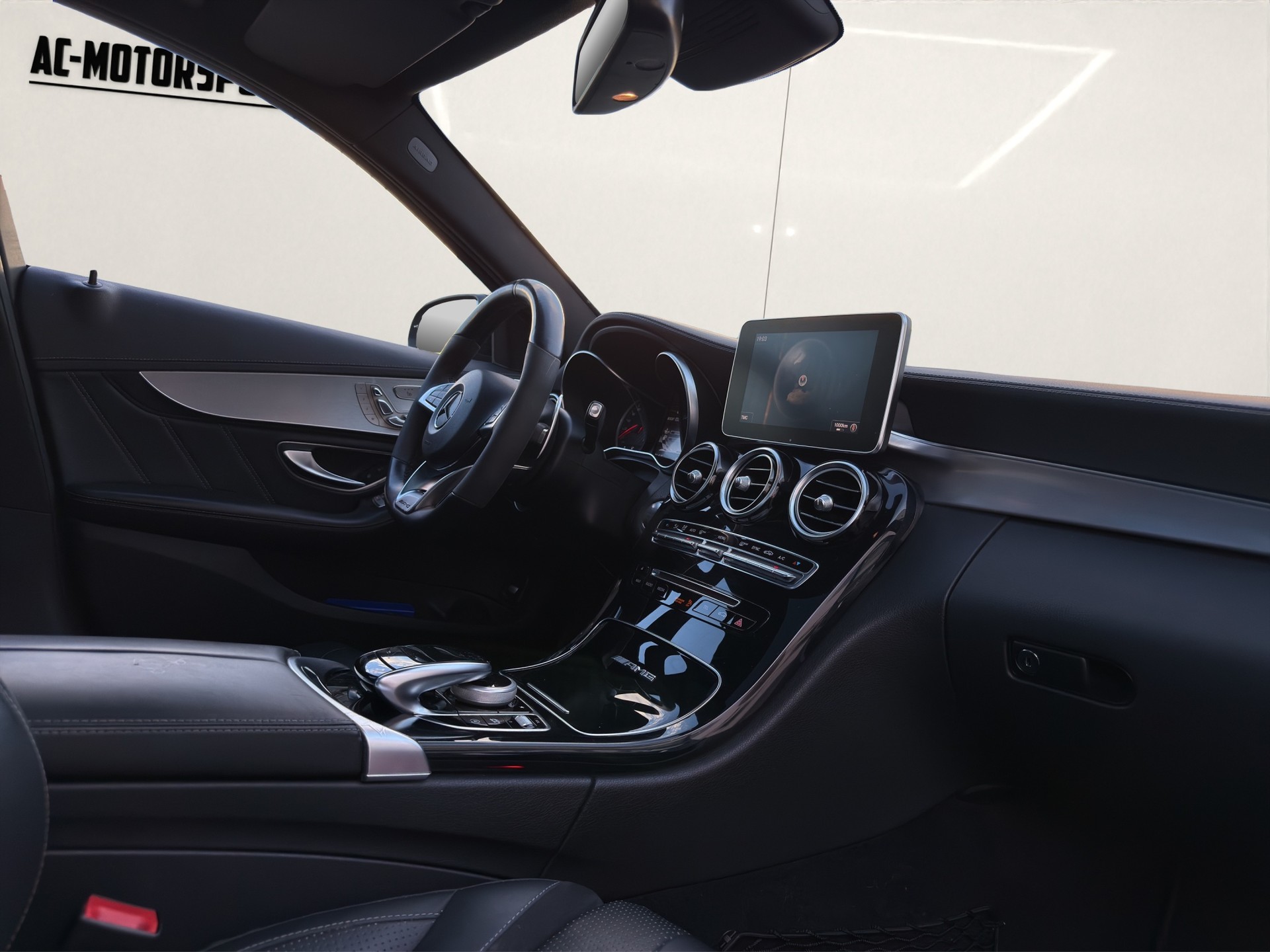 MERCEDES-BENZ C 63 S AMG Speedshift-image-15