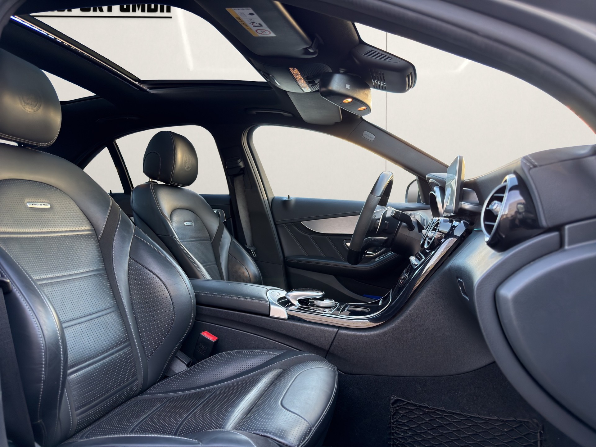 MERCEDES-BENZ C 63 S AMG Speedshift-image-13