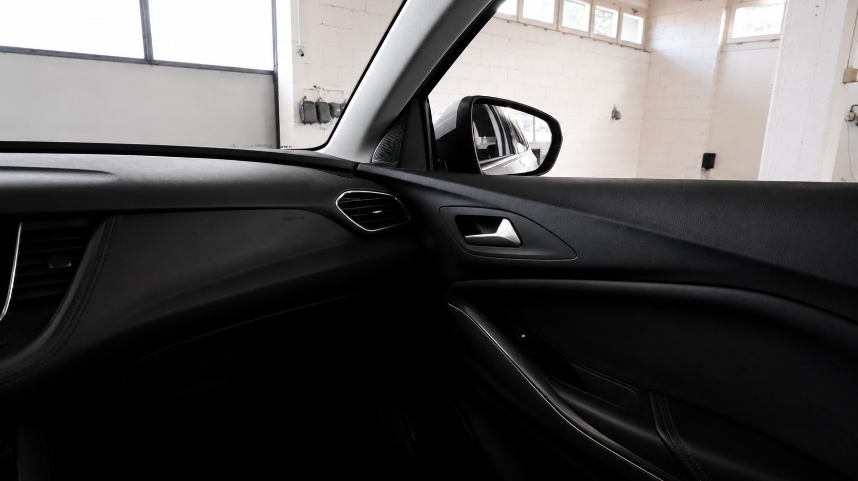 OPEL Grandland X 1.6 TP Excellence Automatik-image-11