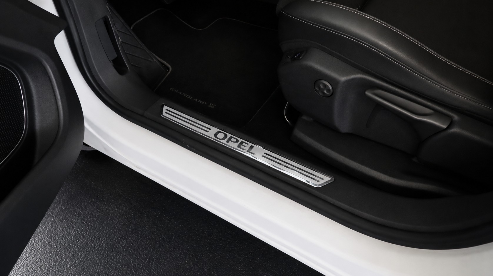 OPEL Grandland X 1.6 TP Excellence Automatik-showroom-element-2