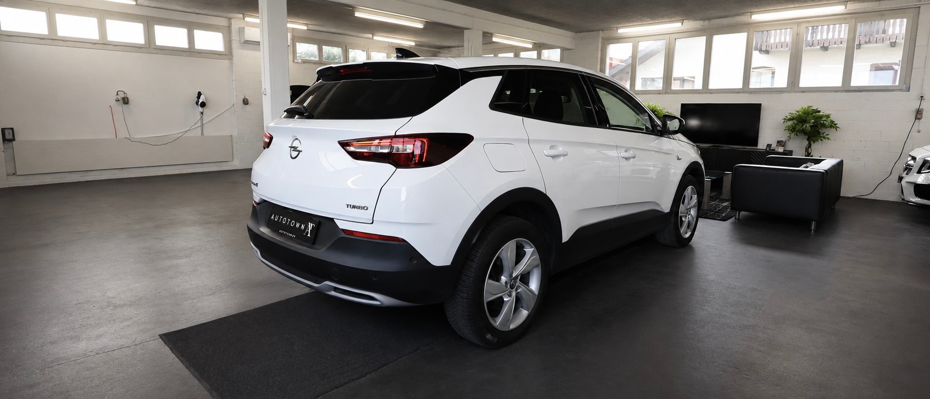 OPEL Grandland X 1.6 TP Excellence Automatik-showroom-element-1