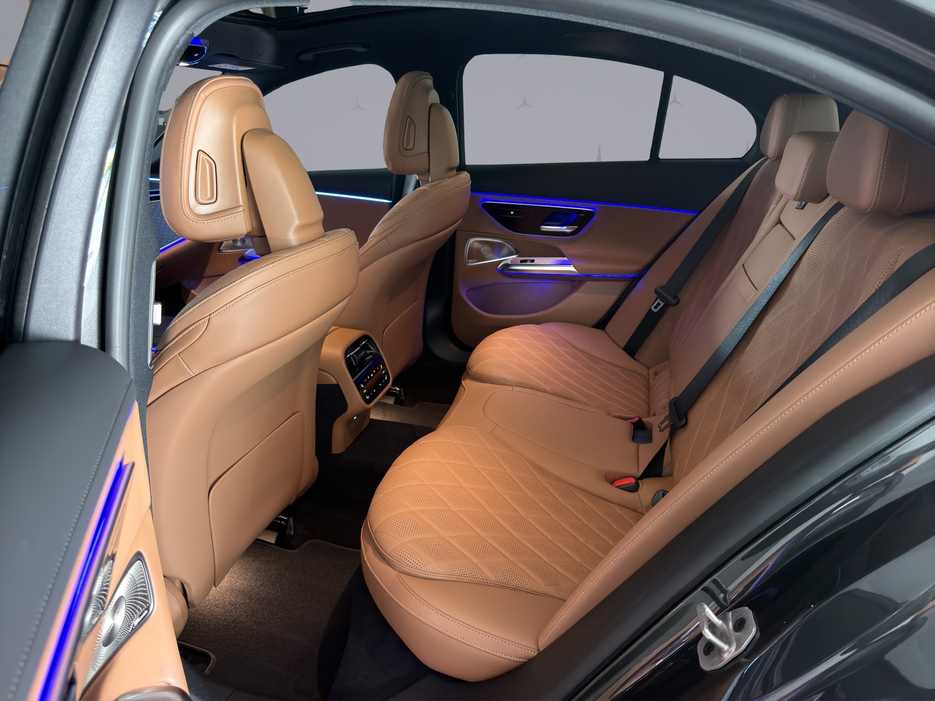 MERCEDES-BENZ E 450 Exclusive 4matic-image-9