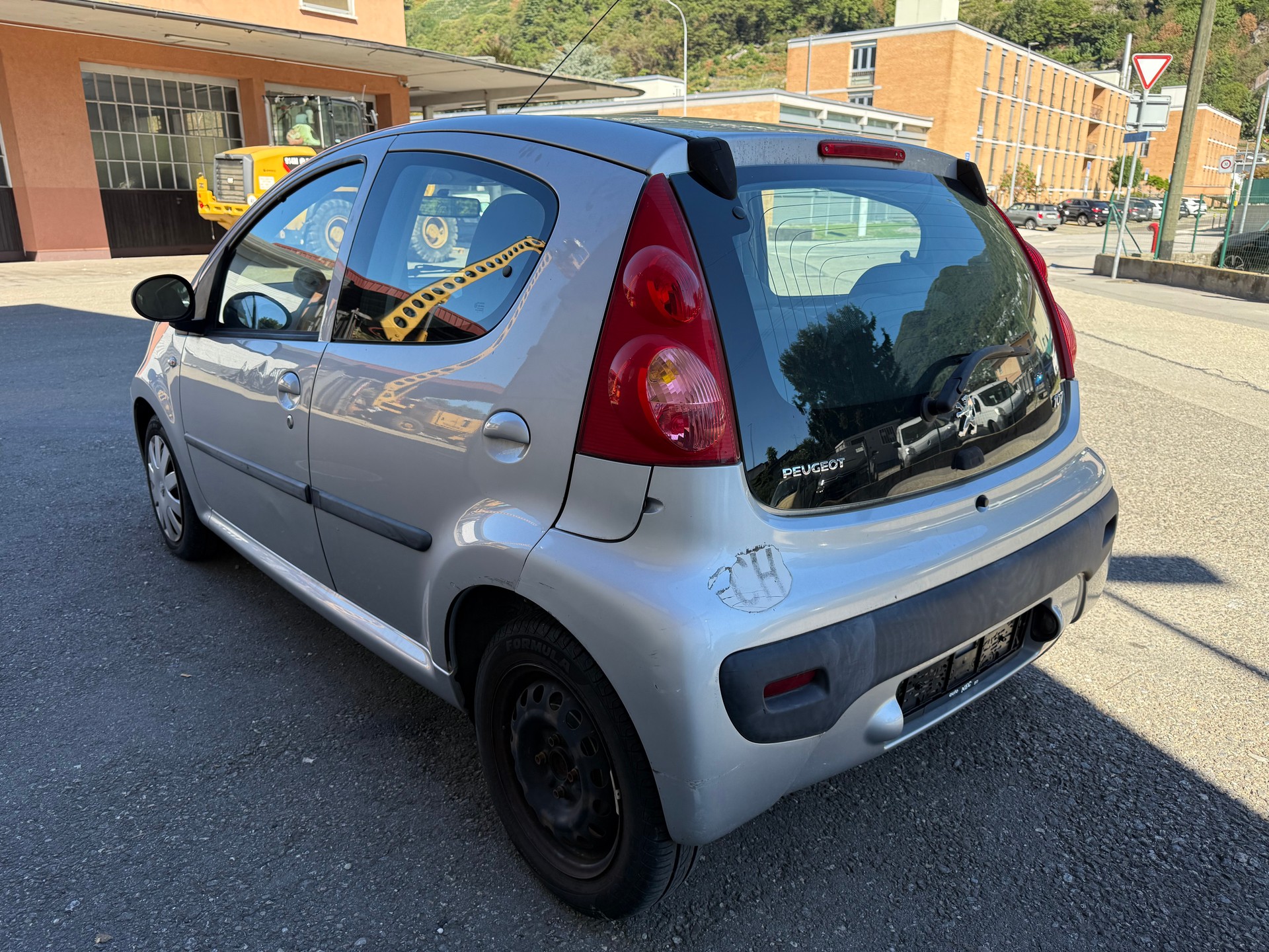 PEUGEOT 107 1.0 City Move 2-Tronic-image-4