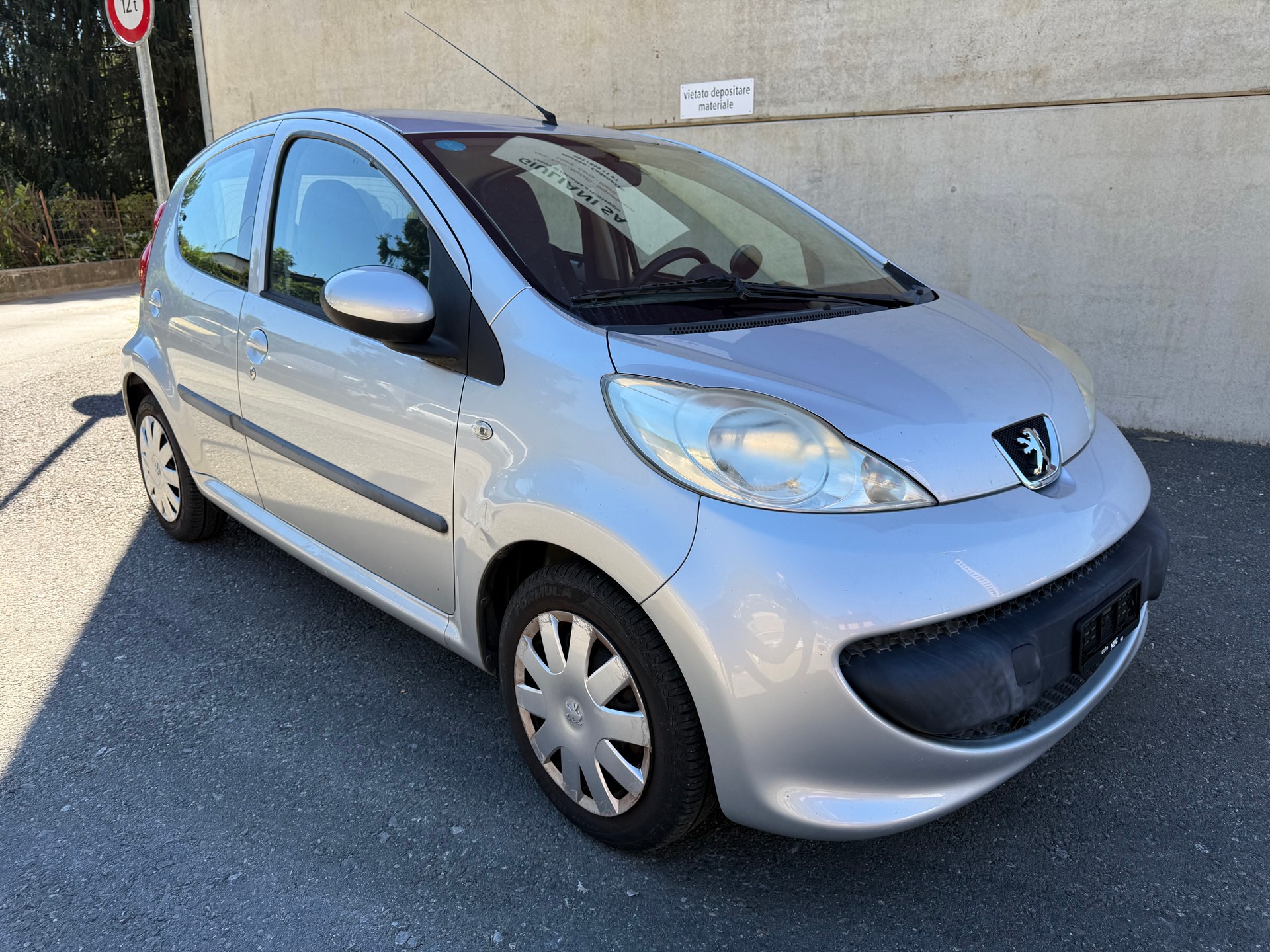 PEUGEOT 107 1.0 City Move 2-Tronic-image-1