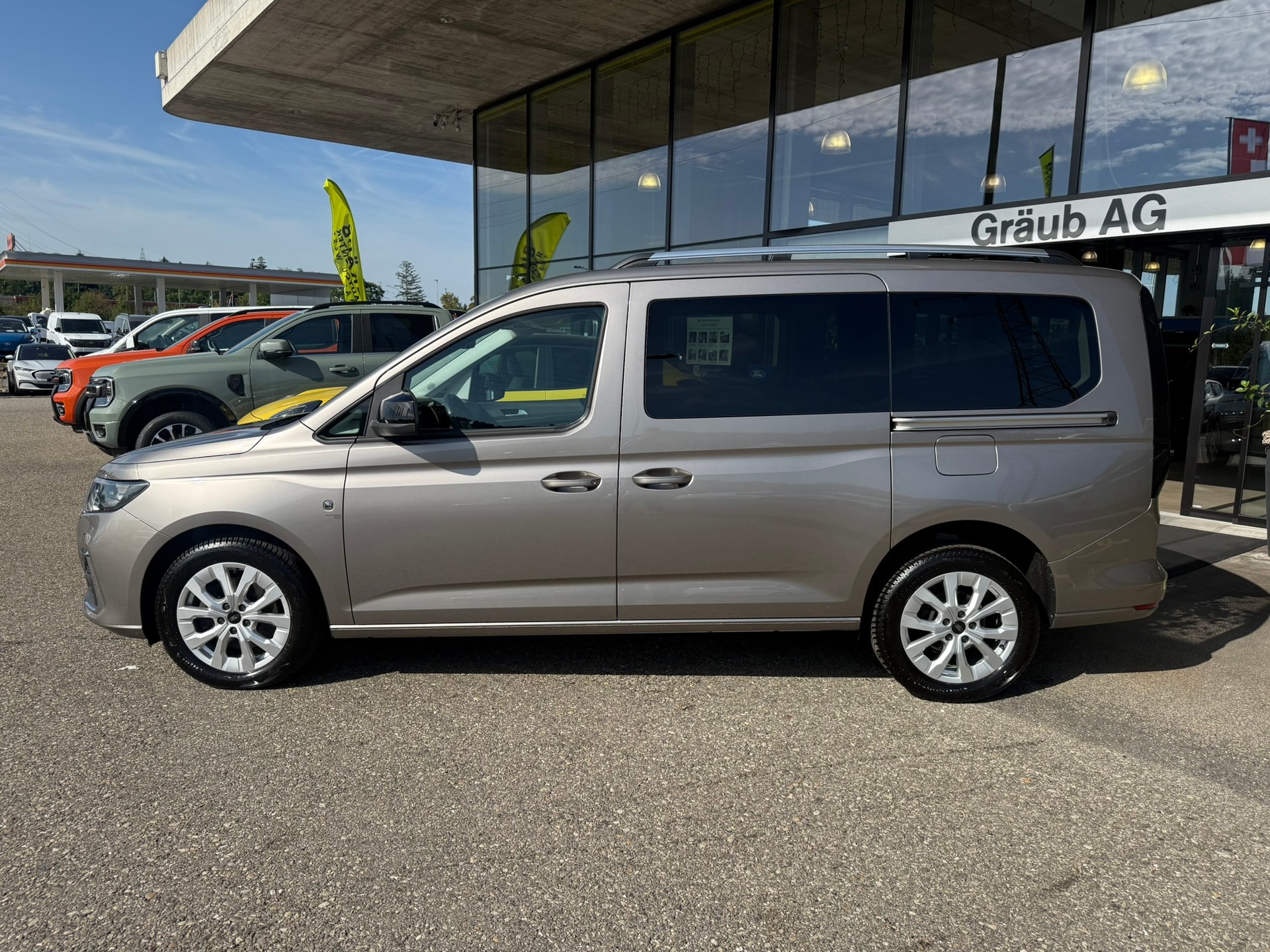 FORD Grand Tourneo Connect 2.0 EcoBlue Titanium Automat-image-3