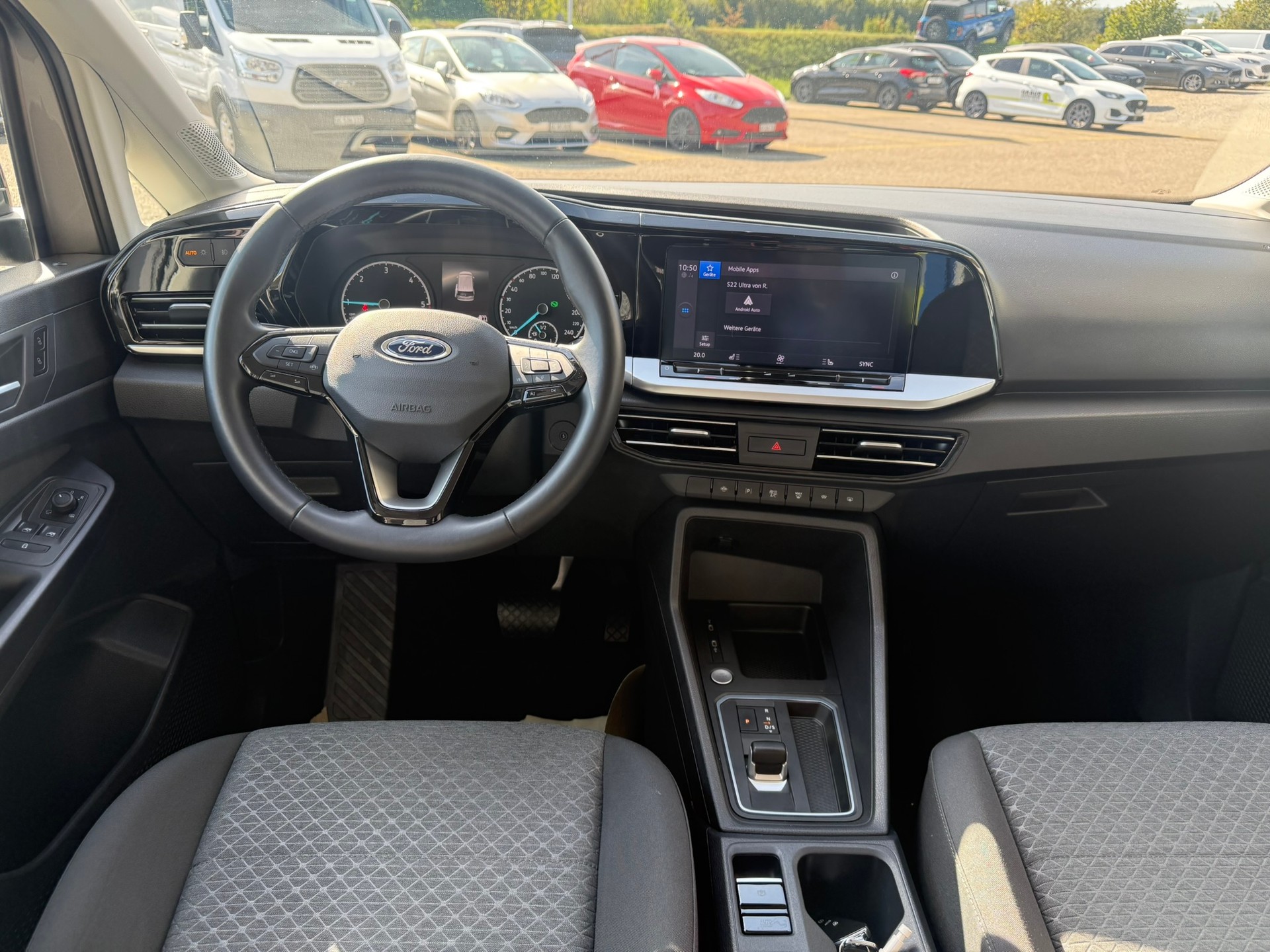 FORD Grand Tourneo Connect 2.0 EcoBlue Titanium Automat-image-8