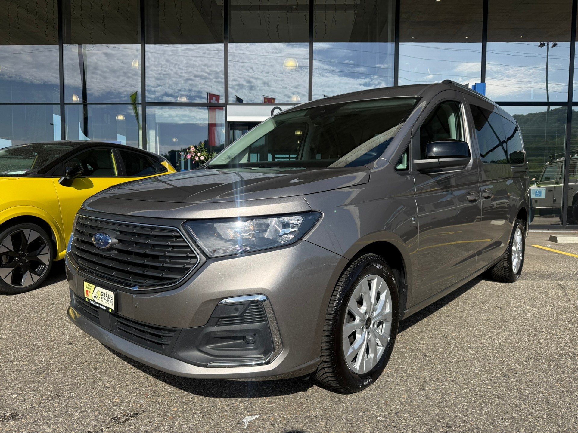 FORD Grand Tourneo Connect 2.0 EcoBlue Titanium Automat-image-0