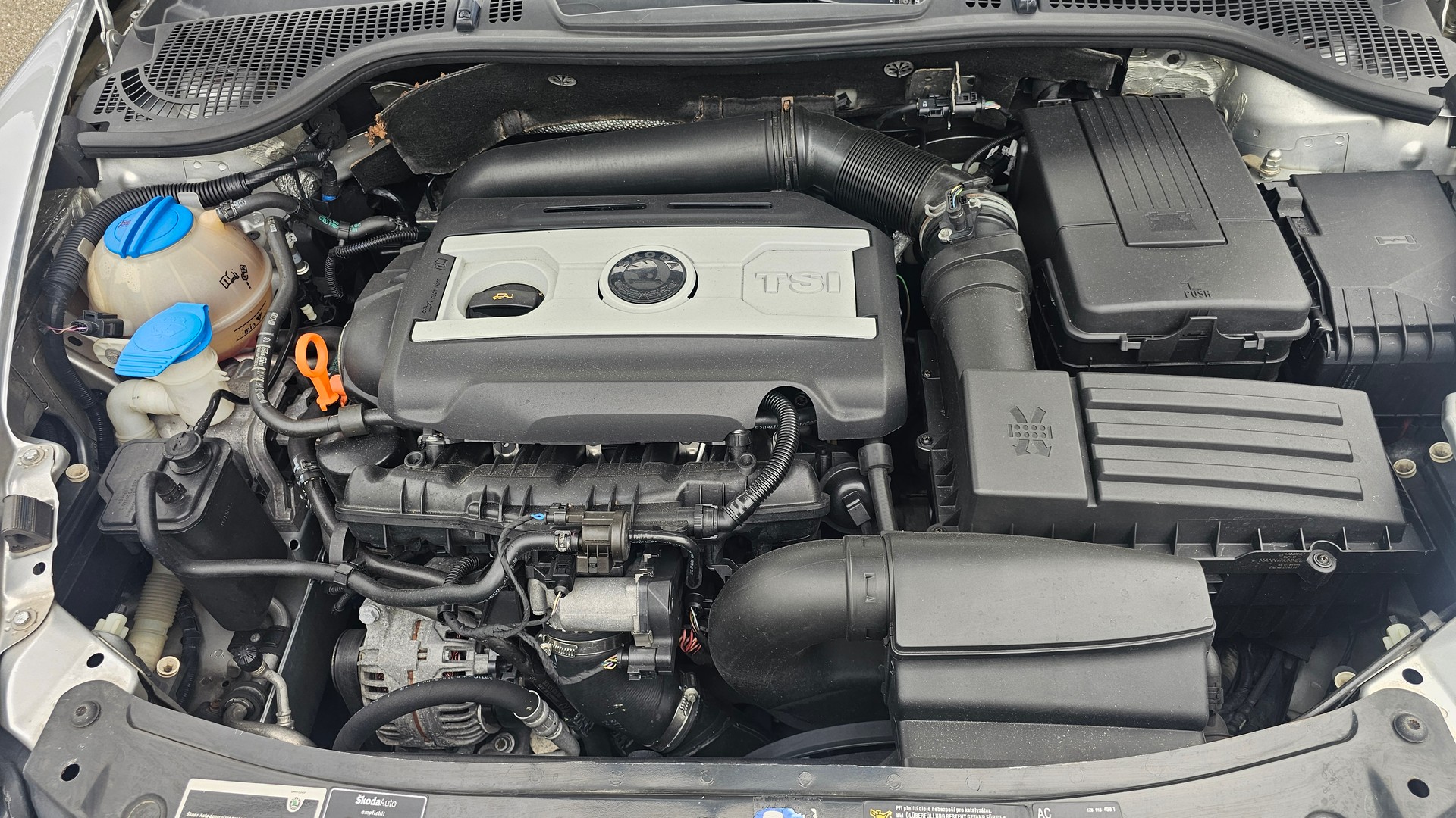 SKODA Octavia Combi 1.8 TSI Elegance DSG-image-11