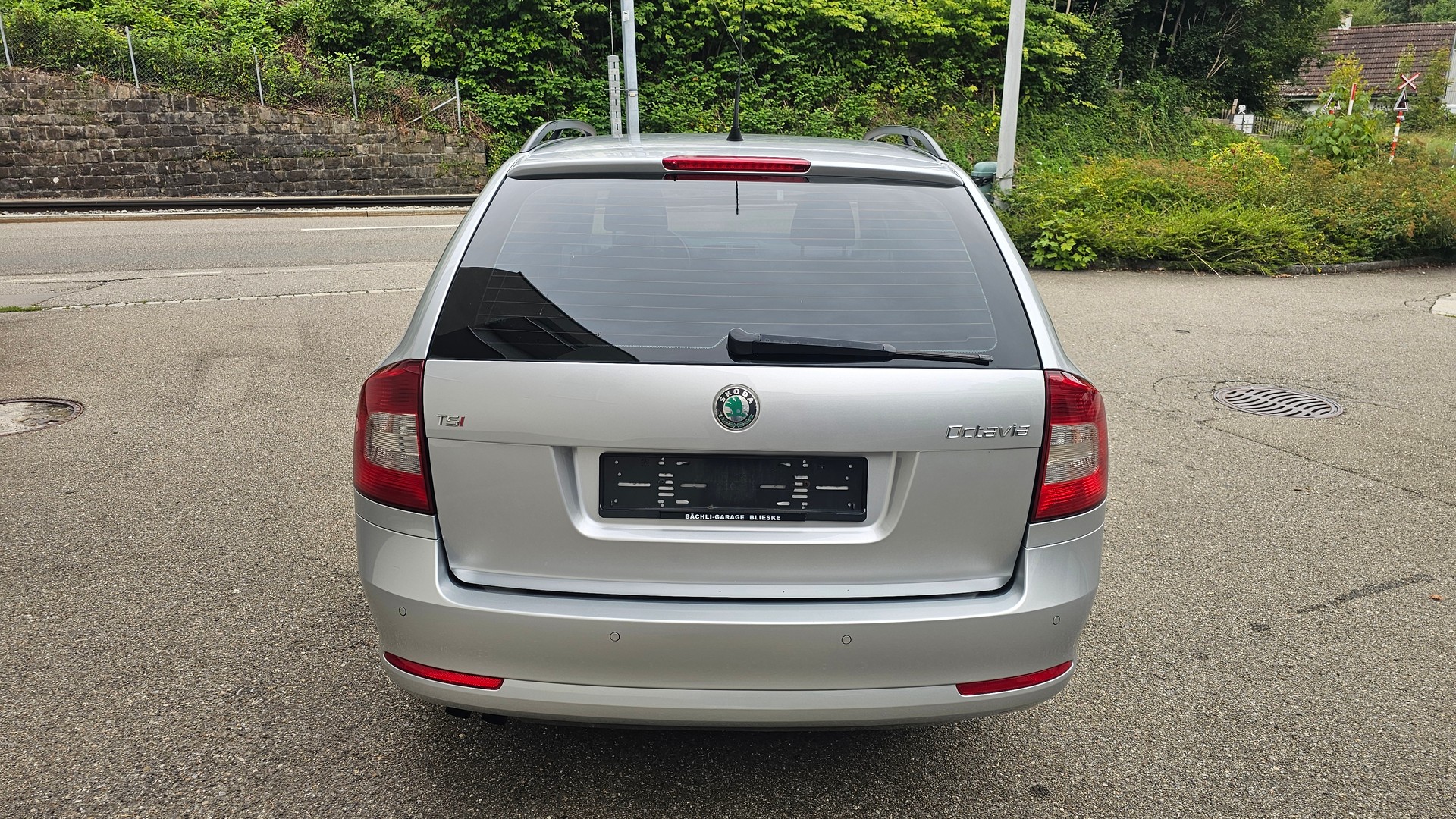 SKODA Octavia Combi 1.8 TSI Elegance DSG-image-4