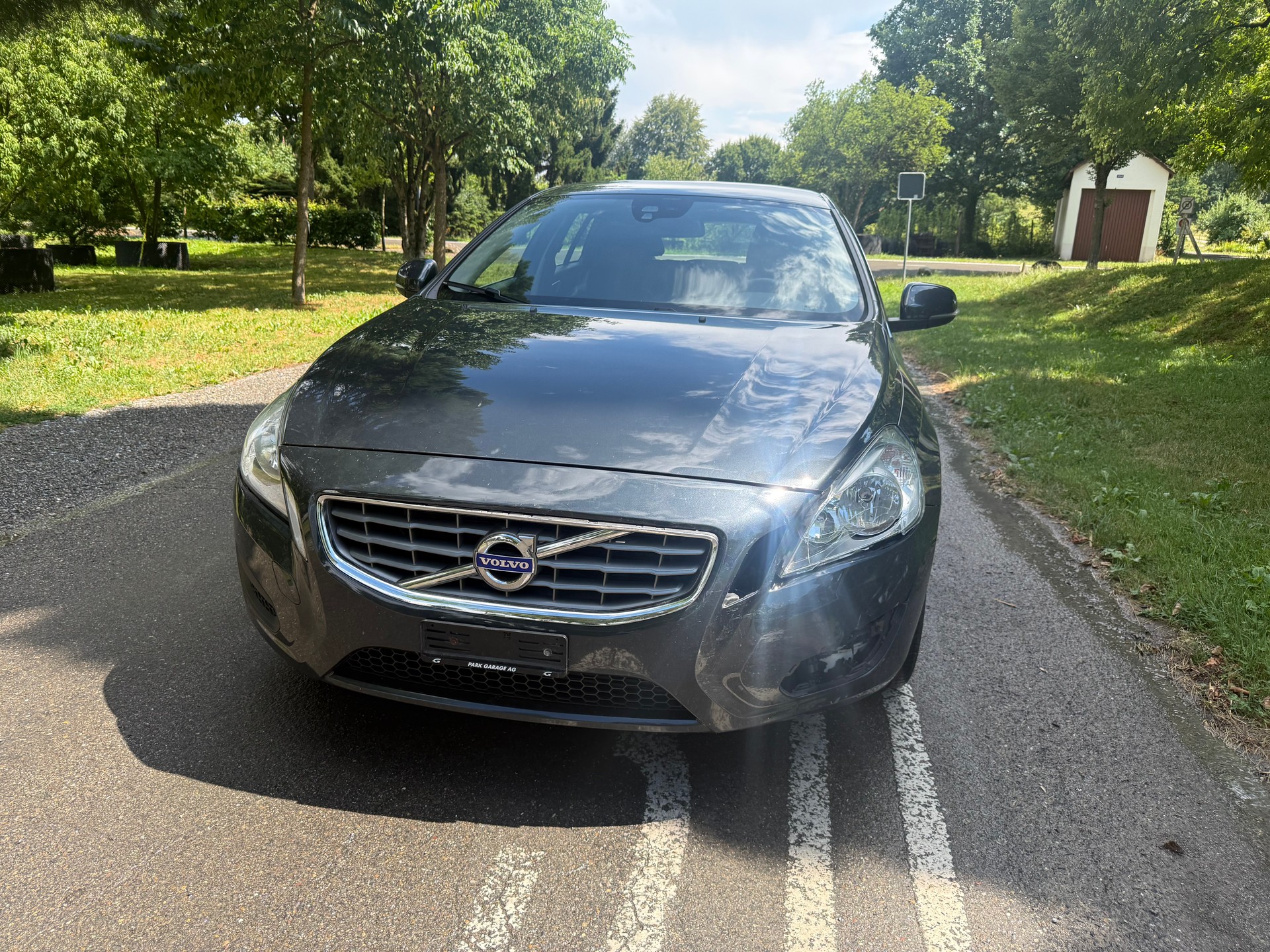 VOLVO V60 D3 Momentum Geartronic-image-1