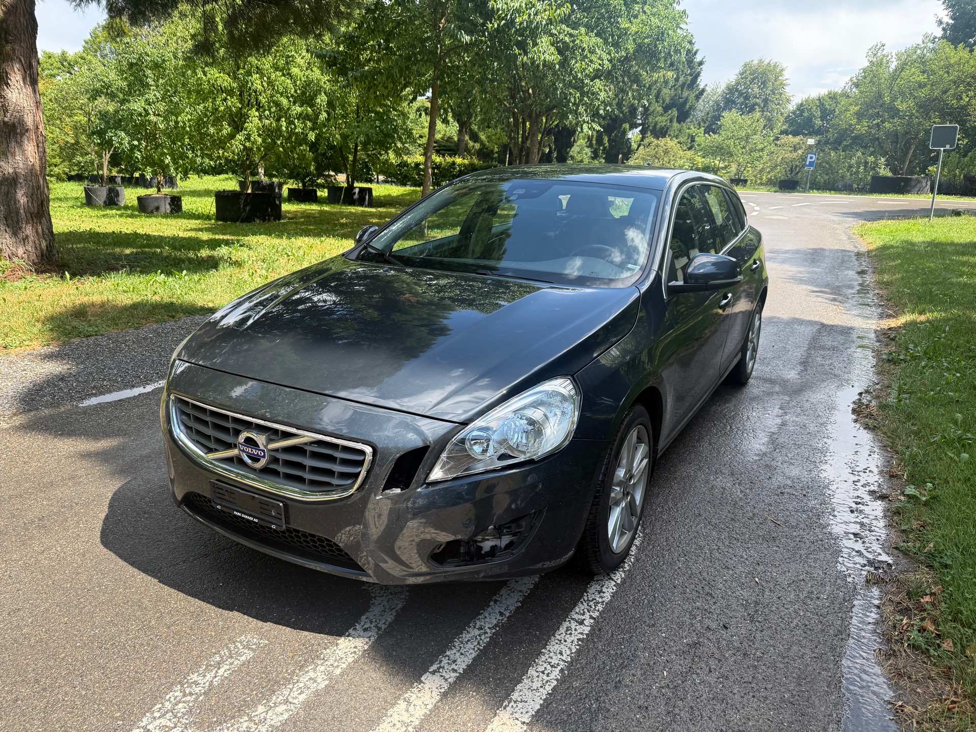 VOLVO V60 D3 Momentum Geartronic-image-0