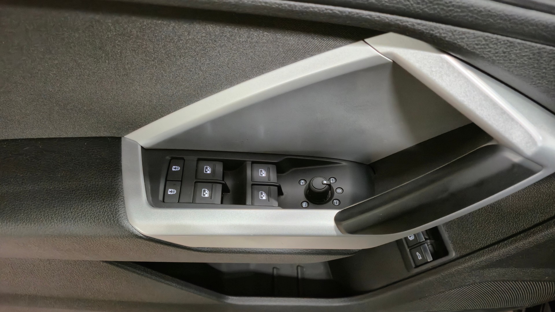 AUDI Q3 45 TFSI e S-tronic-image-6