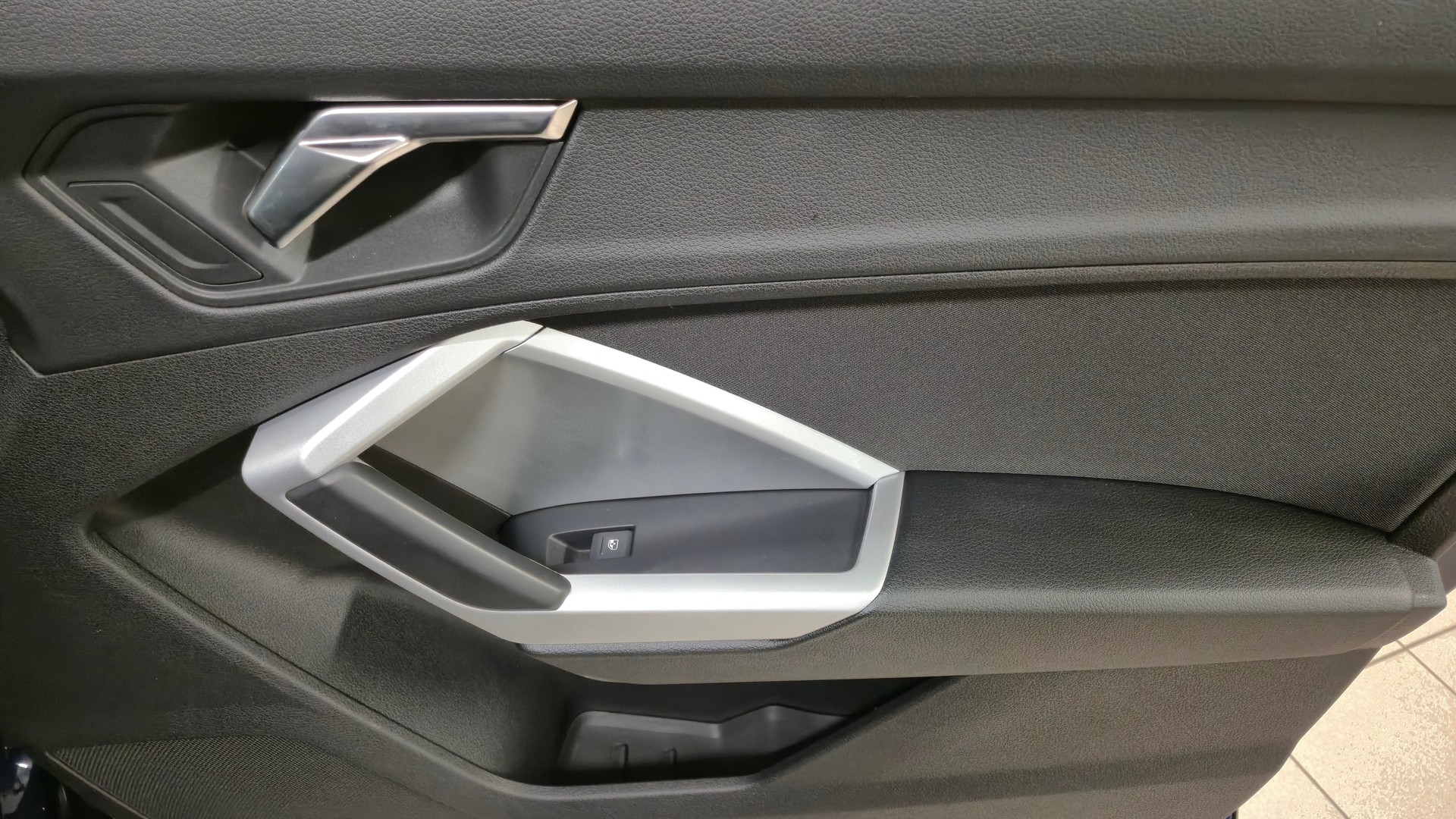 AUDI Q3 45 TFSI e S-tronic-image-17