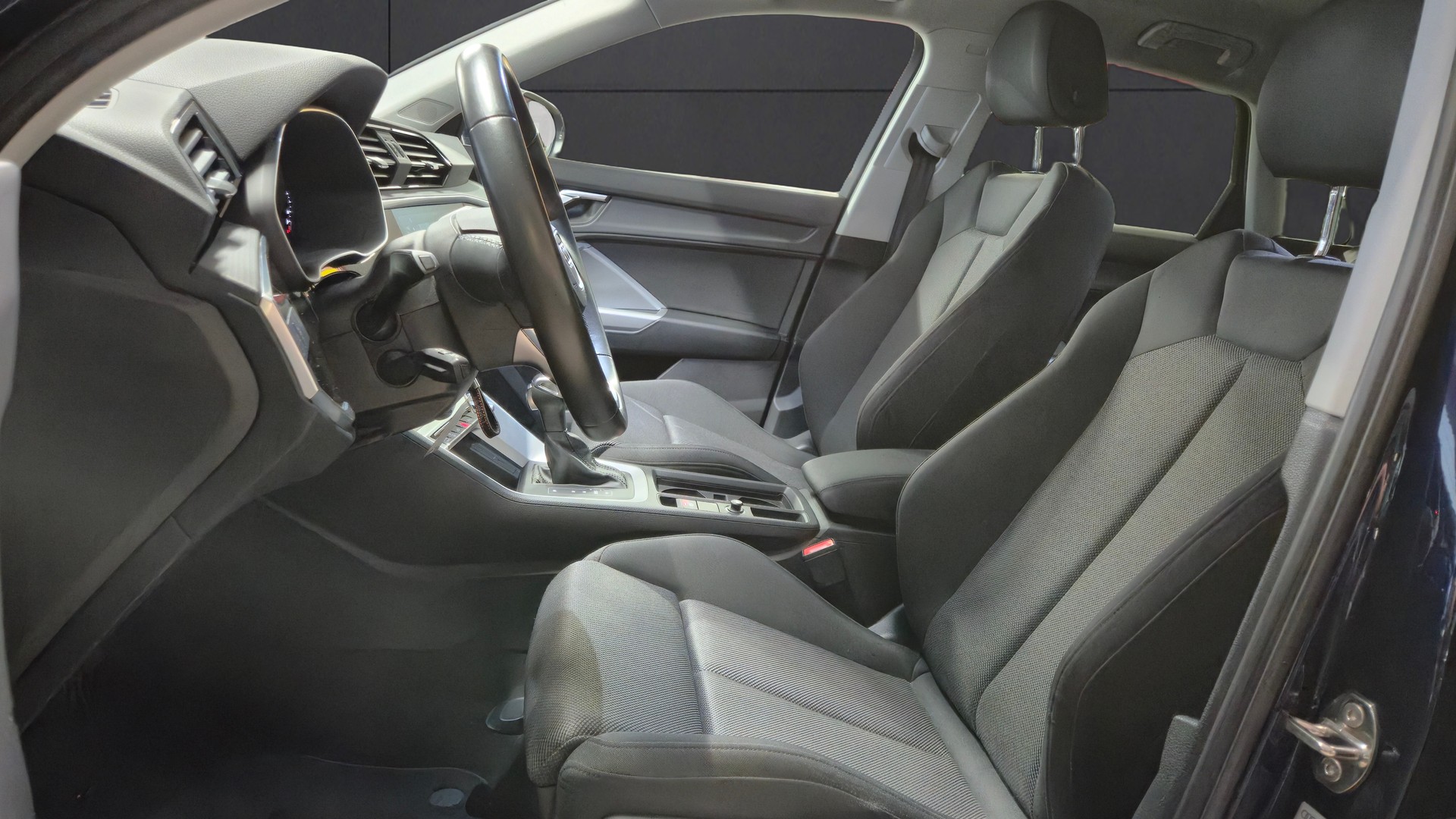 AUDI Q3 45 TFSI e S-tronic-image-7