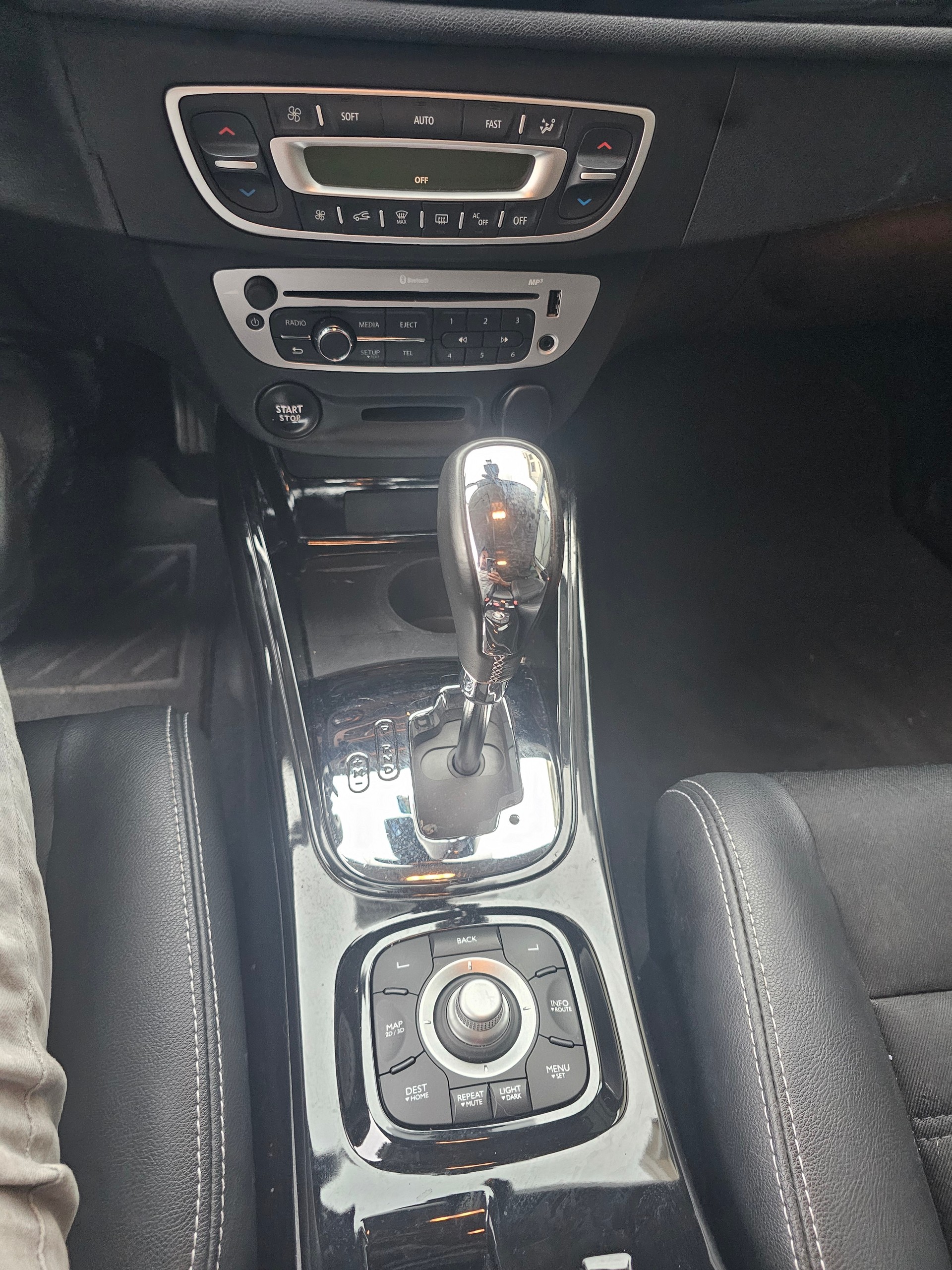 RENAULT Mégane 1.2 16V Turbo Swiss Edition EDC-image-10