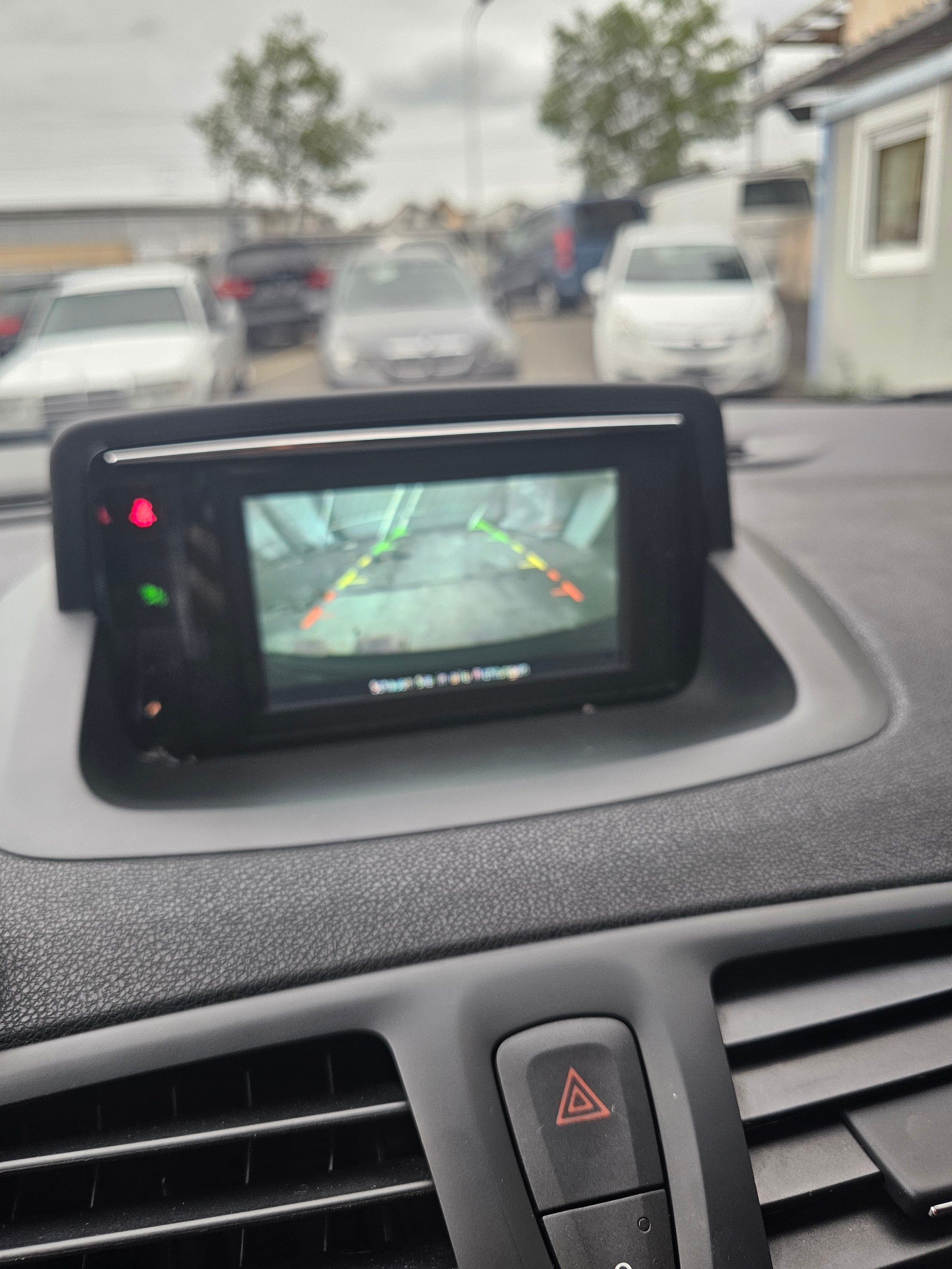 RENAULT Mégane 1.2 16V Turbo Swiss Edition EDC-image-9