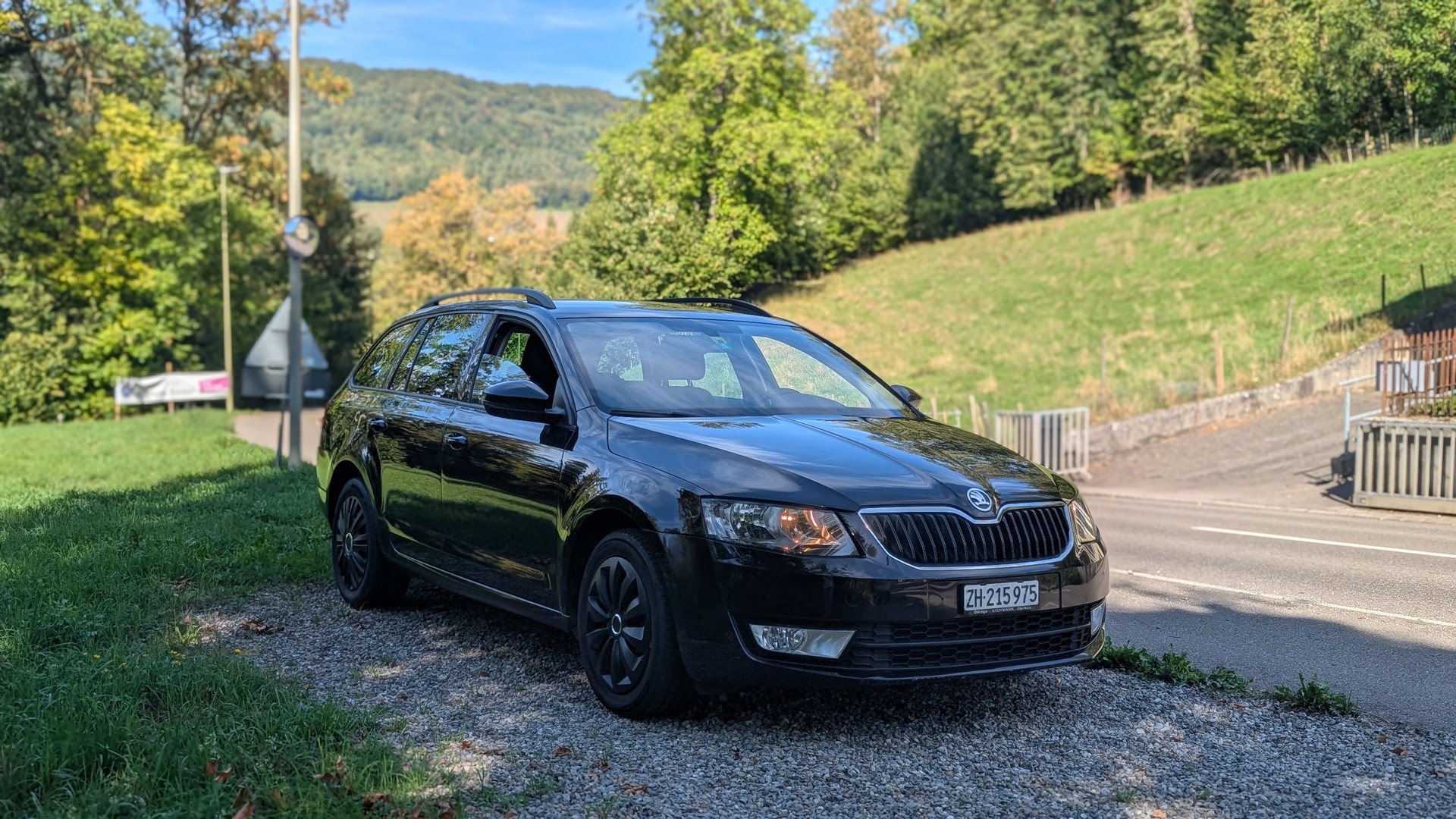 SKODA Octavia Combi 1.6 TDI Ambition DSG-image-0