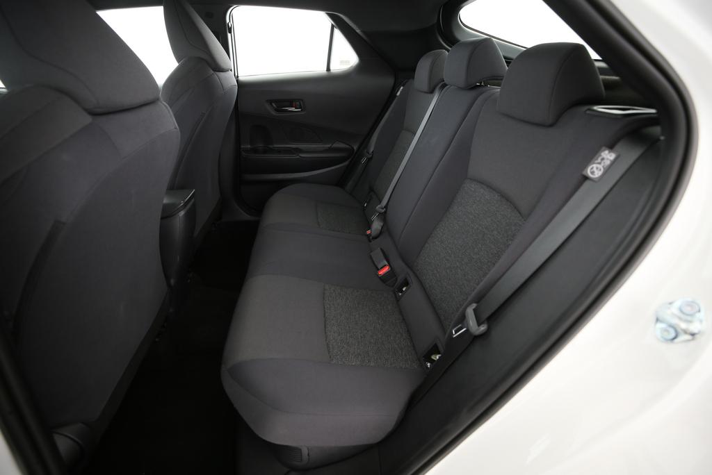 TOYOTA C-HR 1.8 HEV Comfort-image-9