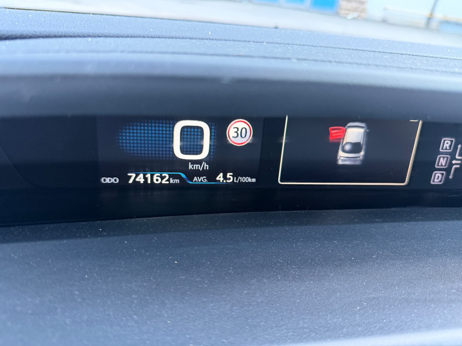 TOYOTA Prius 1.8 VVT-i HSD Sol-image-8