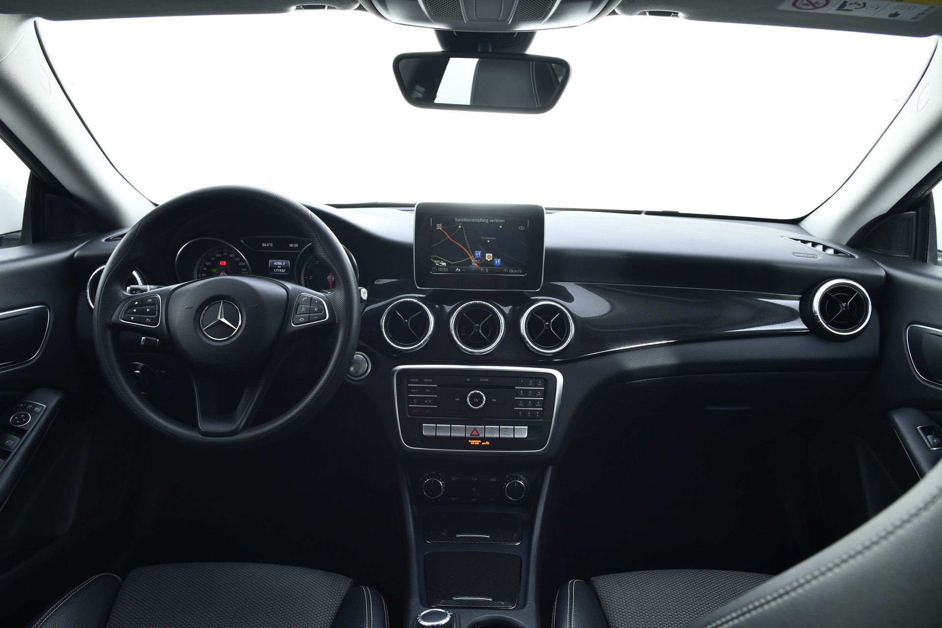 MERCEDES-BENZ CLA Shooting Brake 180 d Edition 7G-DCT-image-10