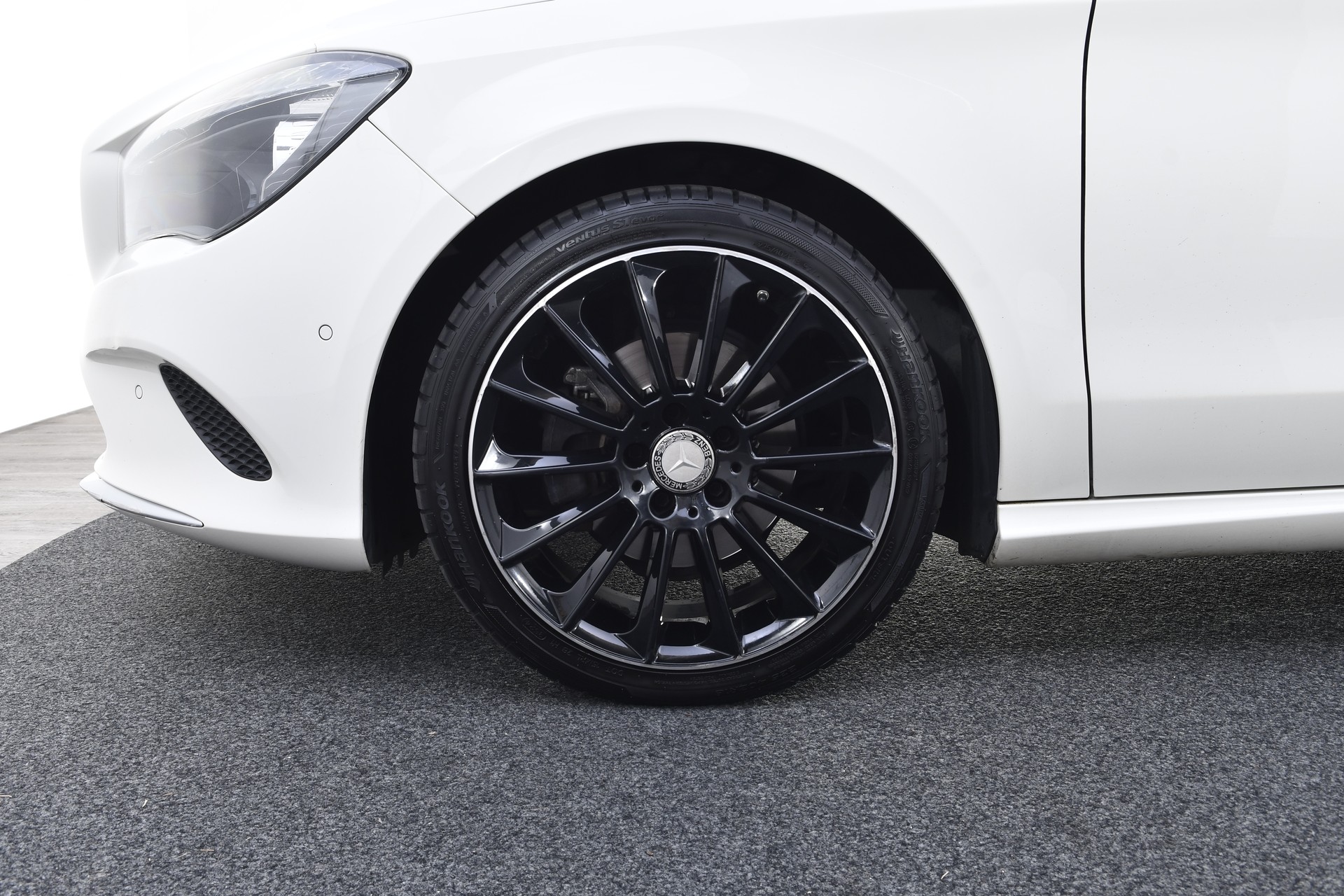 MERCEDES-BENZ CLA Shooting Brake 180 d Edition 7G-DCT-image-21