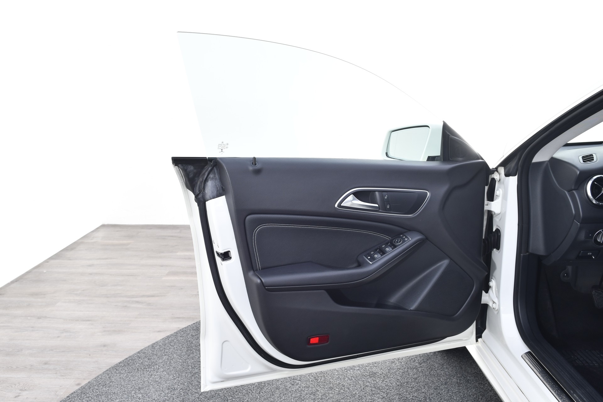 MERCEDES-BENZ CLA Shooting Brake 180 d Edition 7G-DCT-image-8