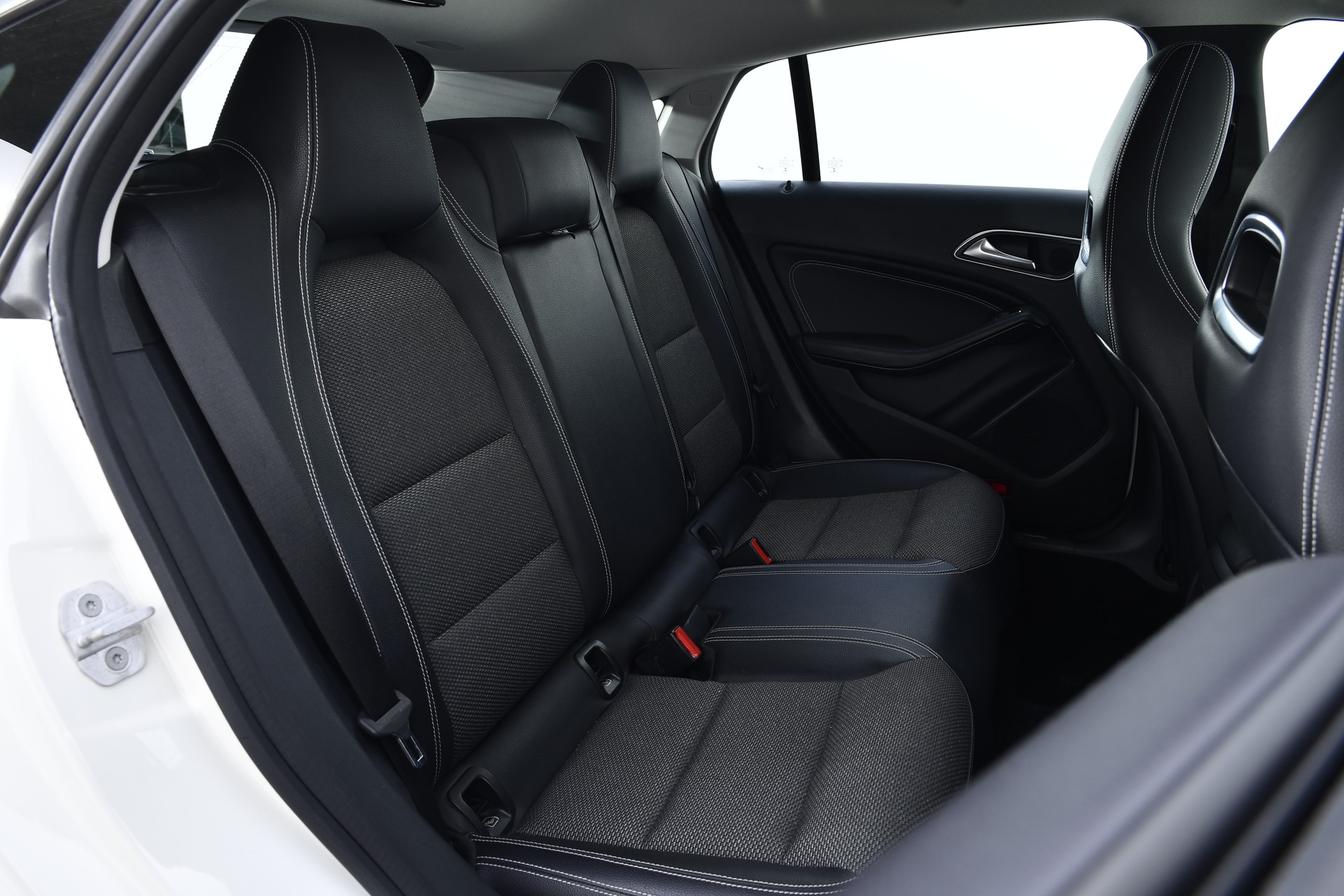 MERCEDES-BENZ CLA Shooting Brake 180 d Edition 7G-DCT-image-18