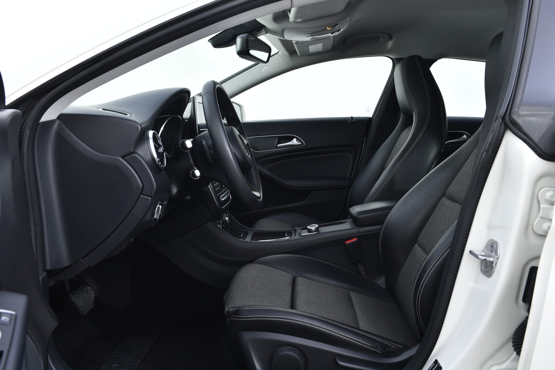 MERCEDES-BENZ CLA Shooting Brake 180 d Edition 7G-DCT-image-9