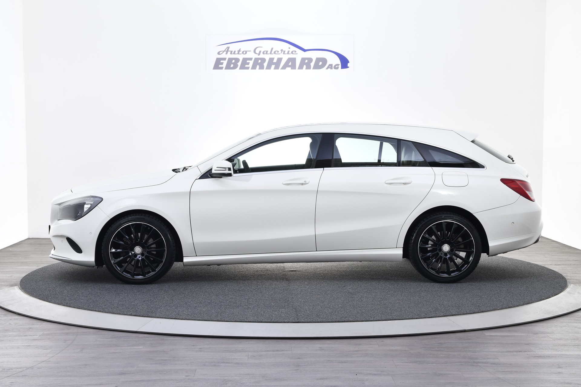 MERCEDES-BENZ CLA Shooting Brake 180 d Edition 7G-DCT-image-1