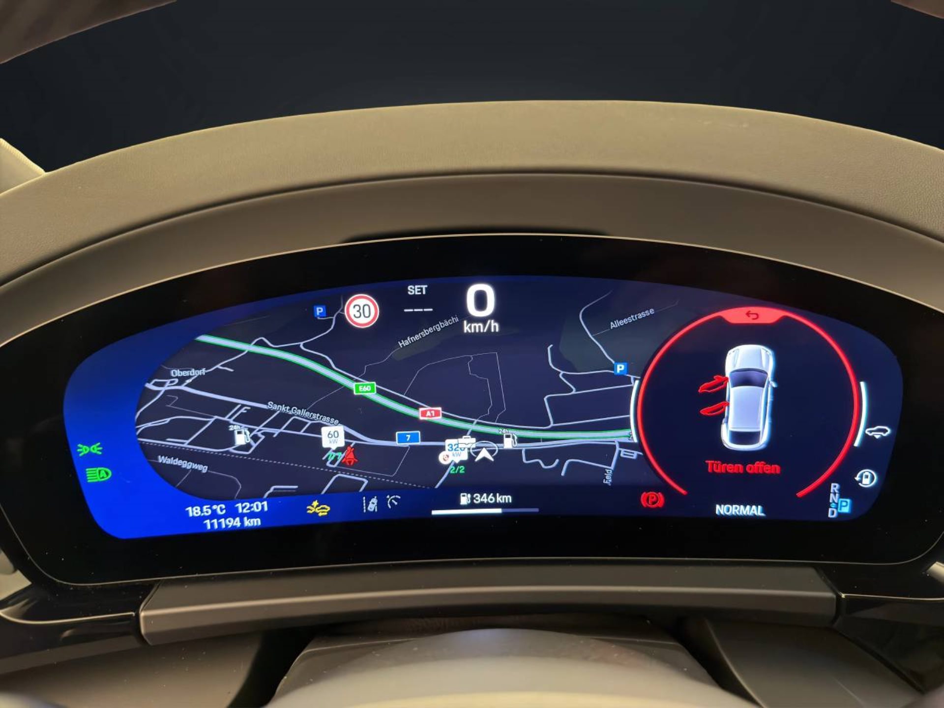 PORSCHE Macan 4-image-21