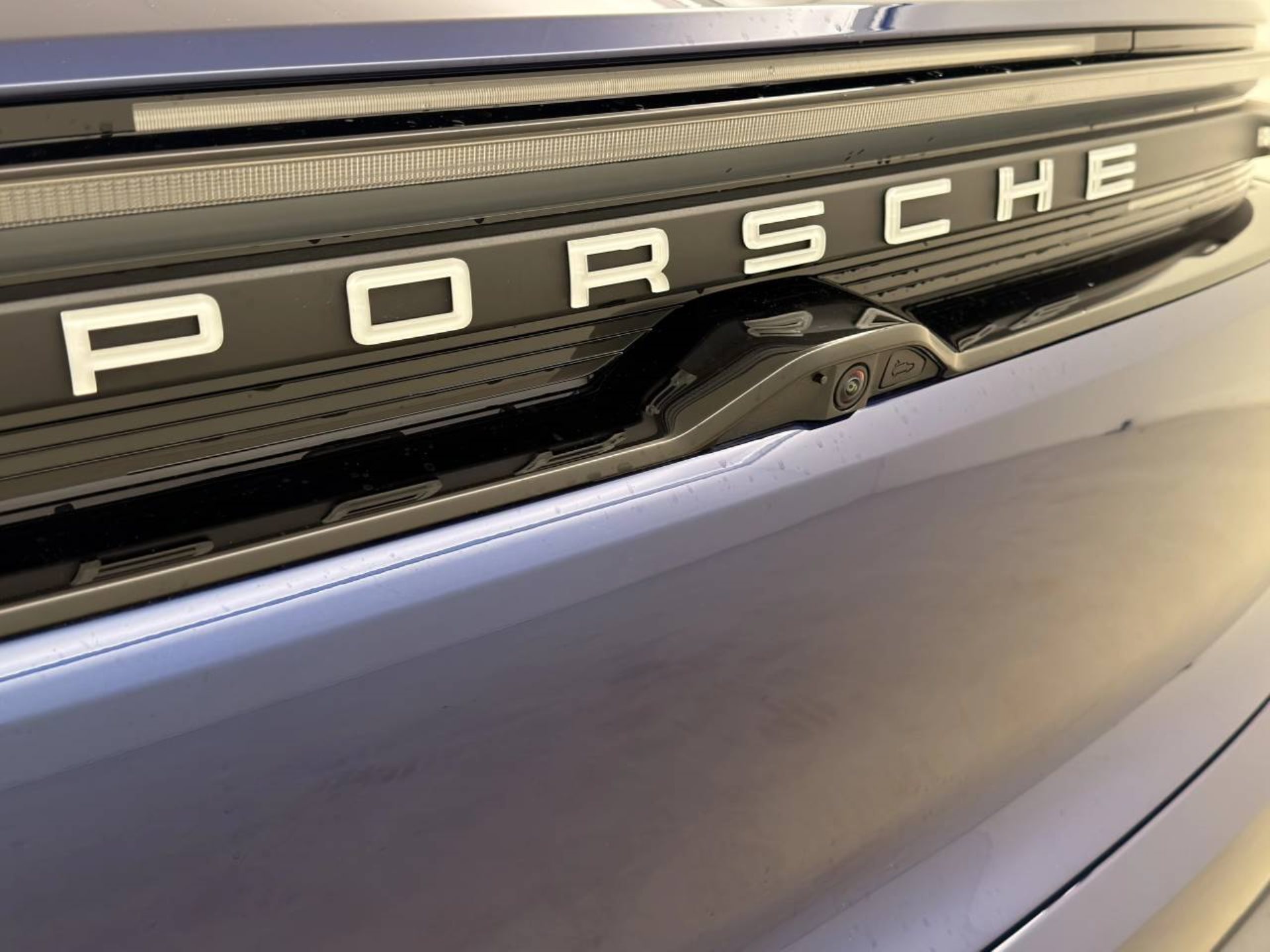 PORSCHE Macan 4-image-23