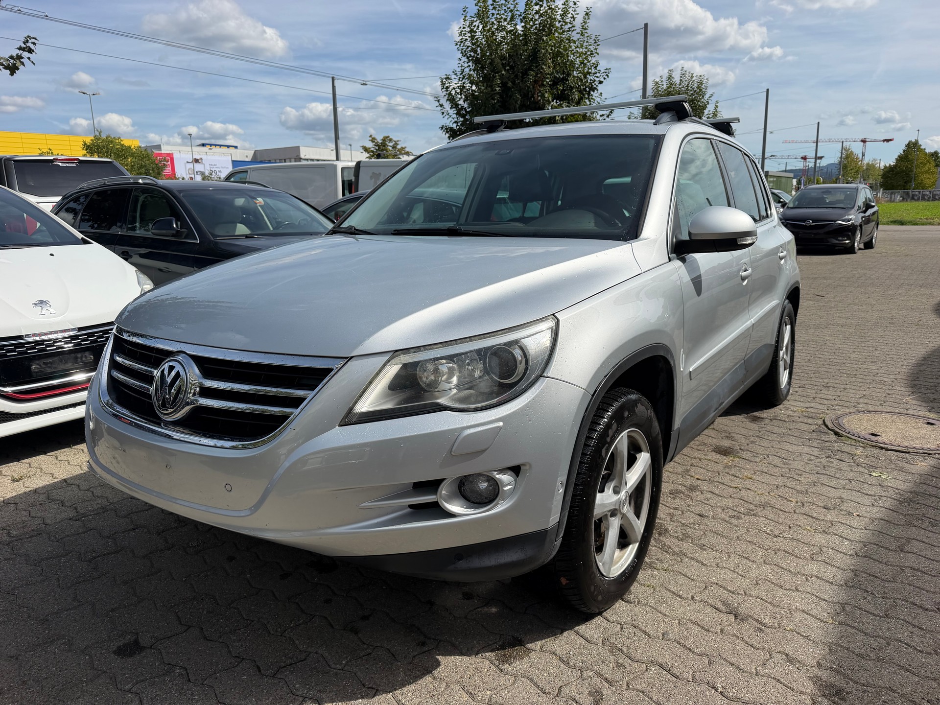 VW Tiguan 2.0 TSI Track&Field Tiptronic-image-0