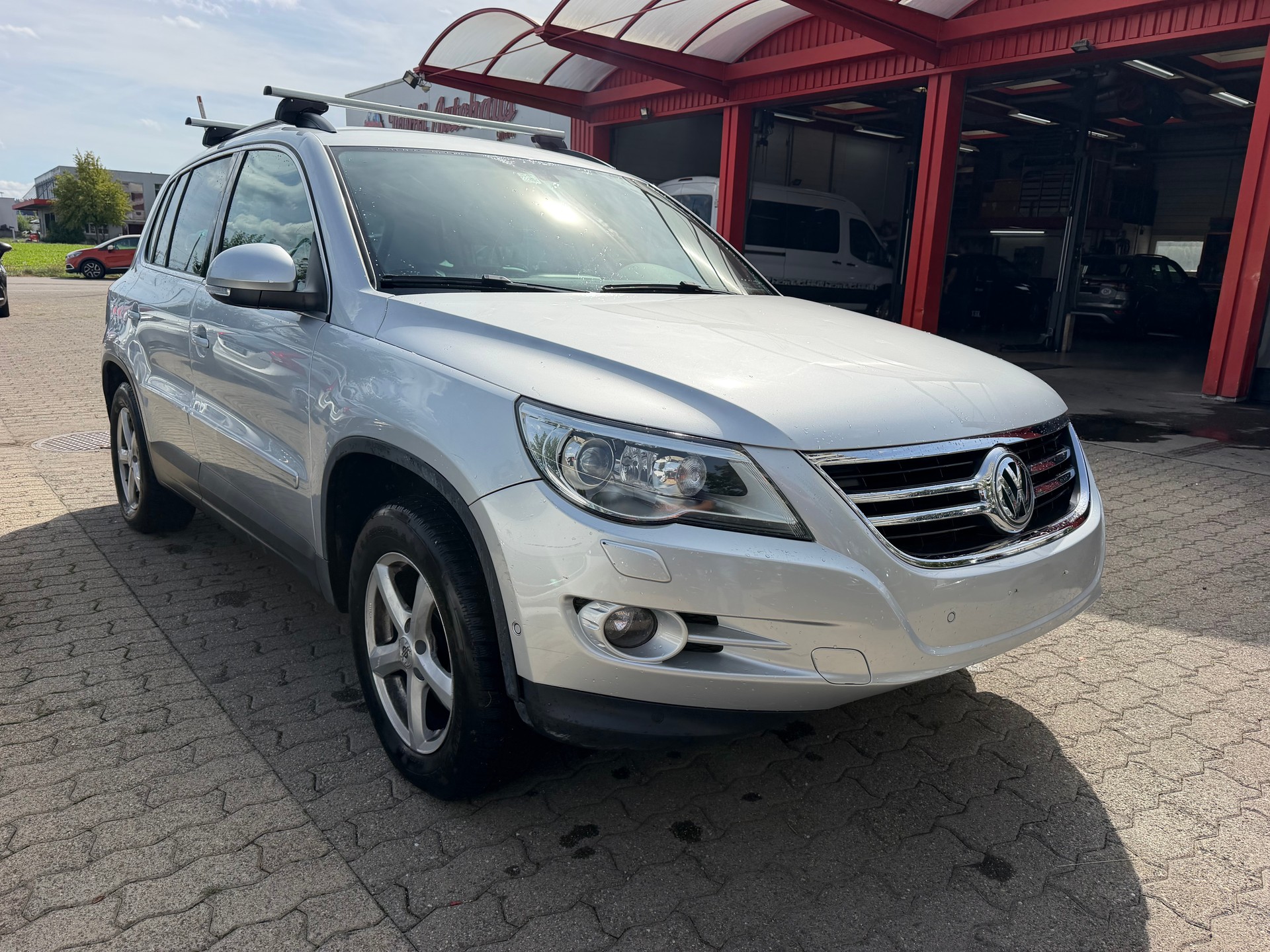 VW Tiguan 2.0 TSI Track&Field Tiptronic-image-1