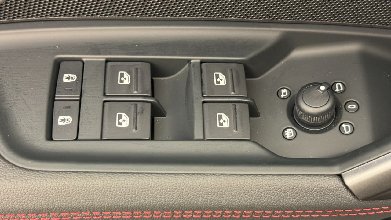 AUDI RS3 Limousine 2.5 TSI quattro S-tronic-image-8