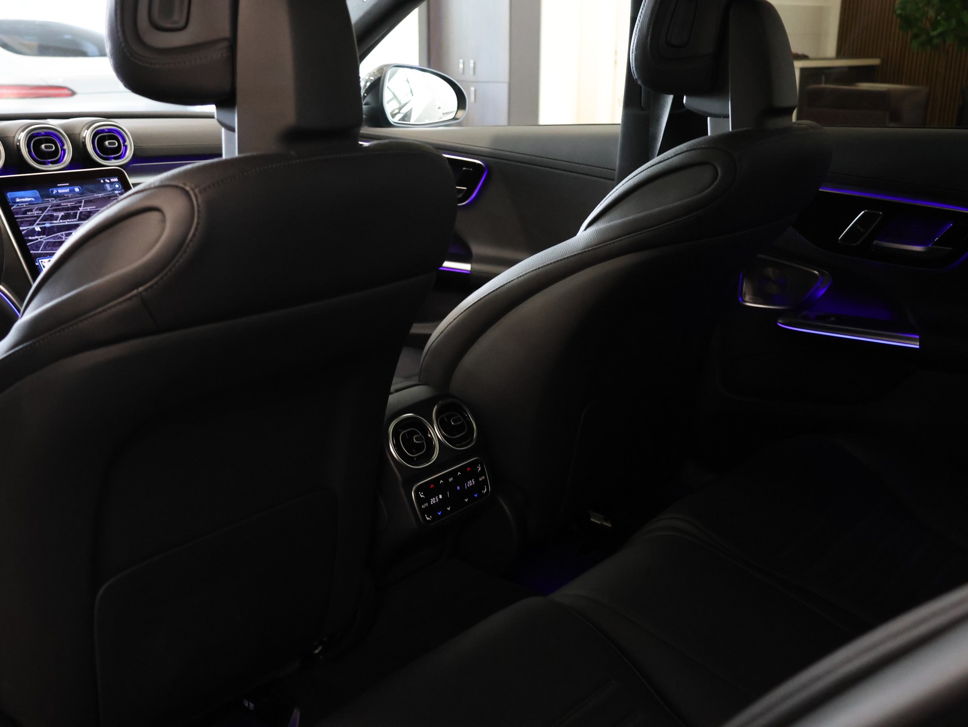 MERCEDES-BENZ C 300 T 4Matic AMG Line-image-33