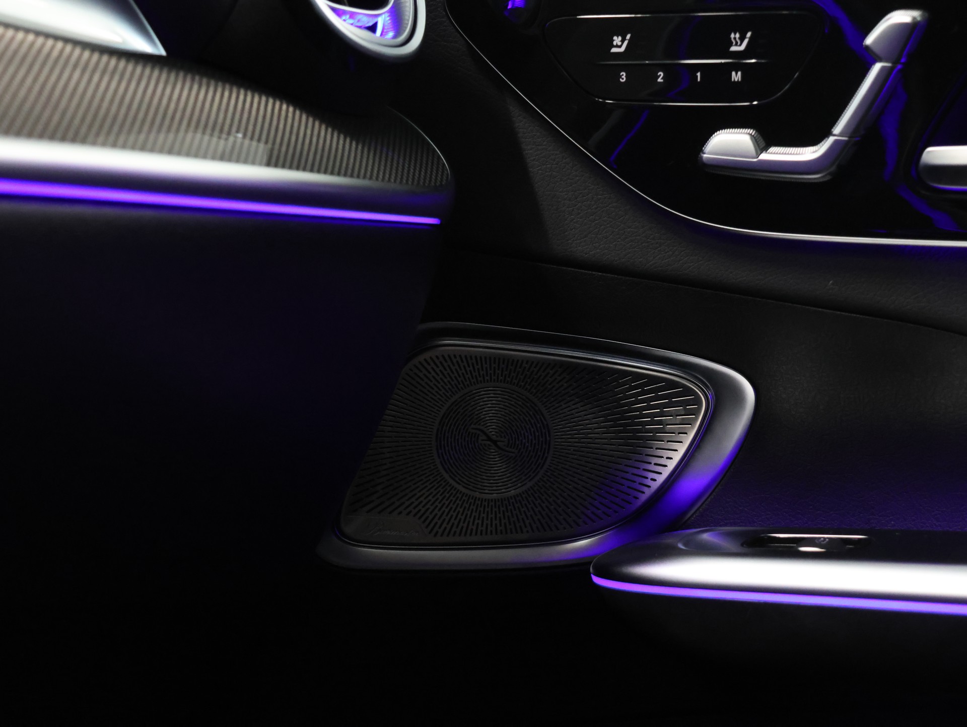 MERCEDES-BENZ C 300 T 4Matic AMG Line-image-28