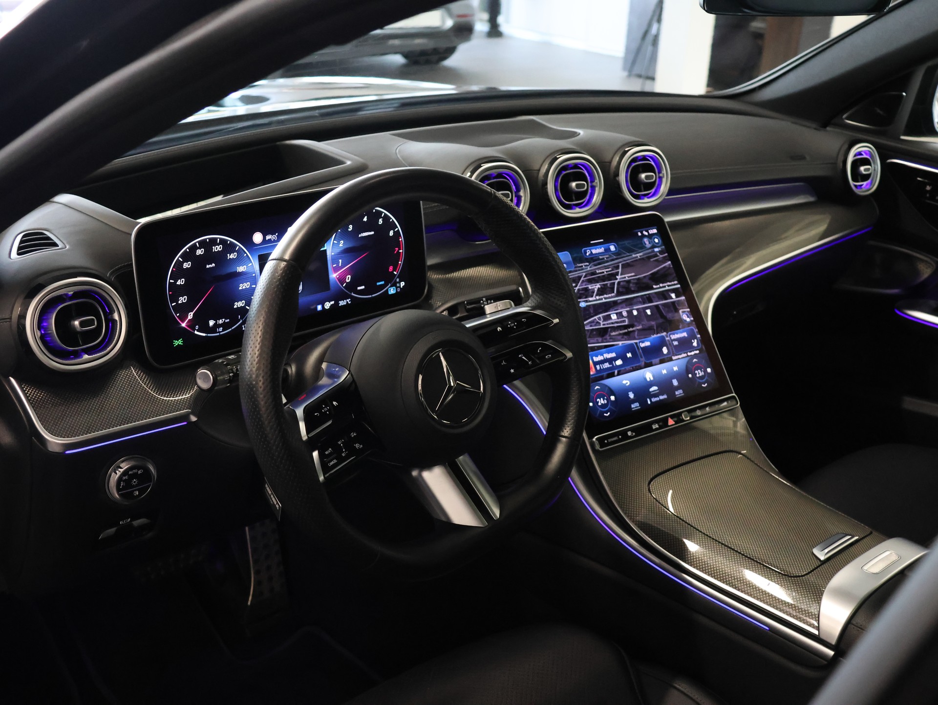 MERCEDES-BENZ C 300 T 4Matic AMG Line-image-15