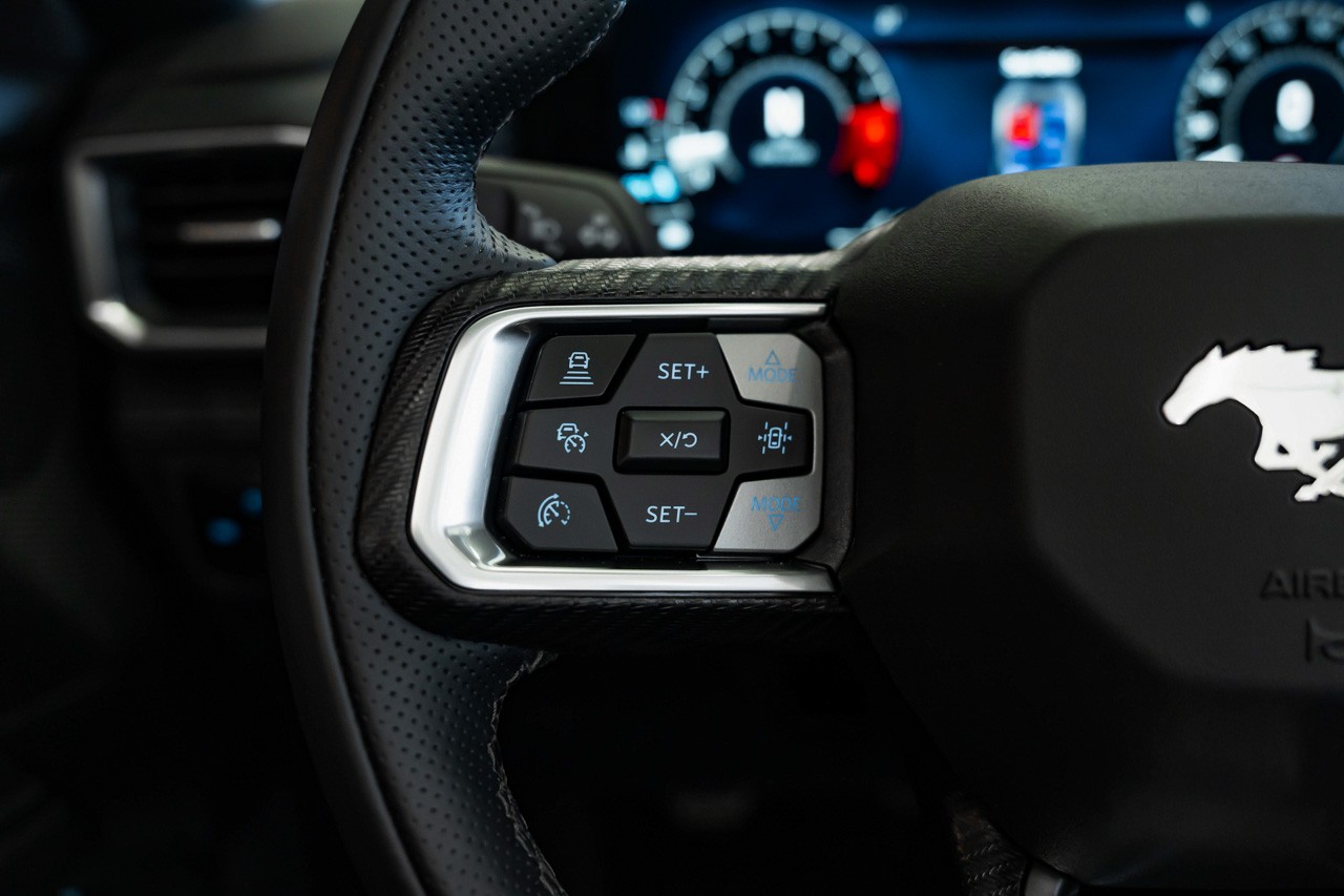 FORD Mustang Convertible 5.0 V8 GT-image-32
