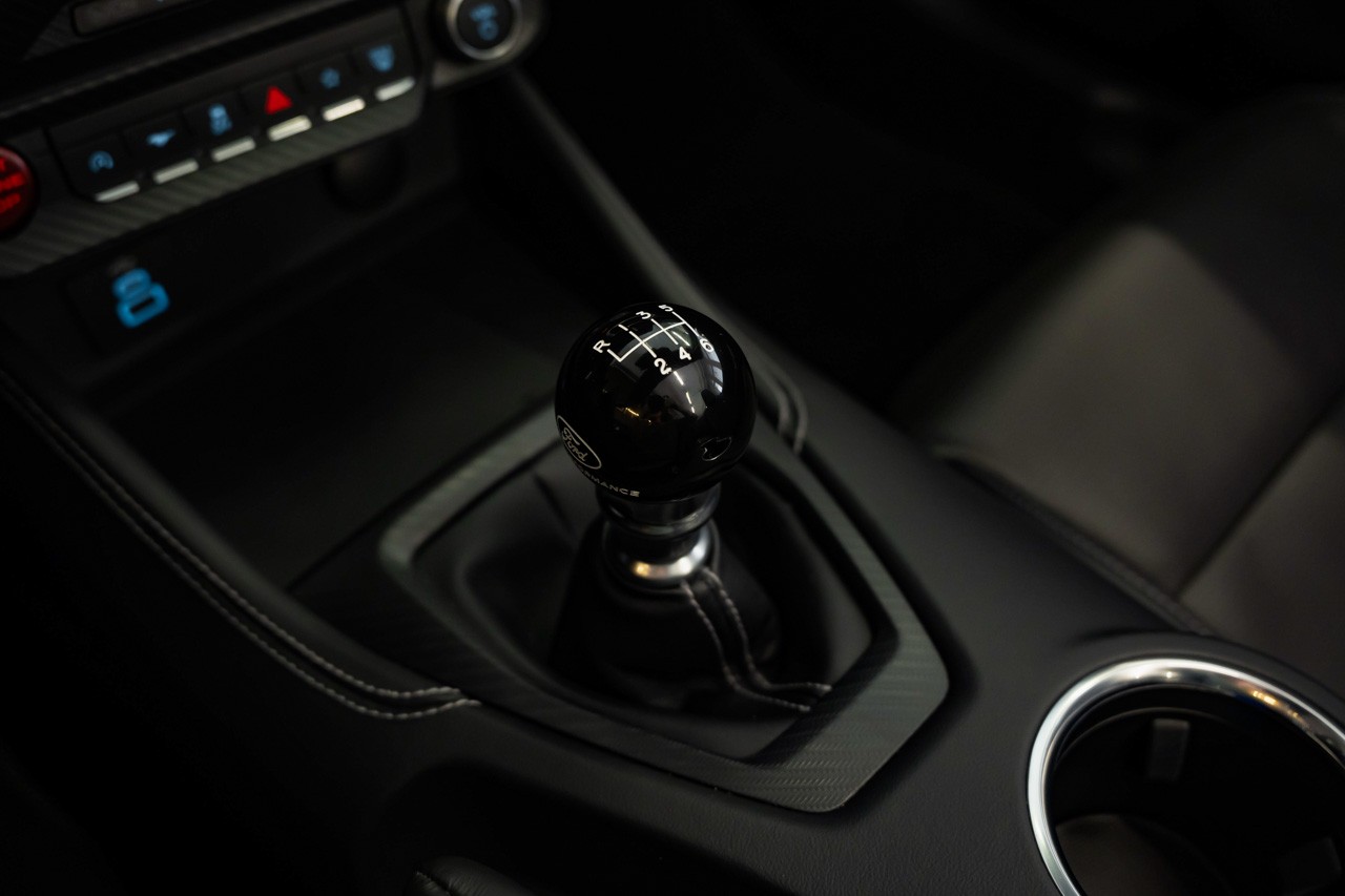 FORD Mustang Convertible 5.0 V8 GT-image-35