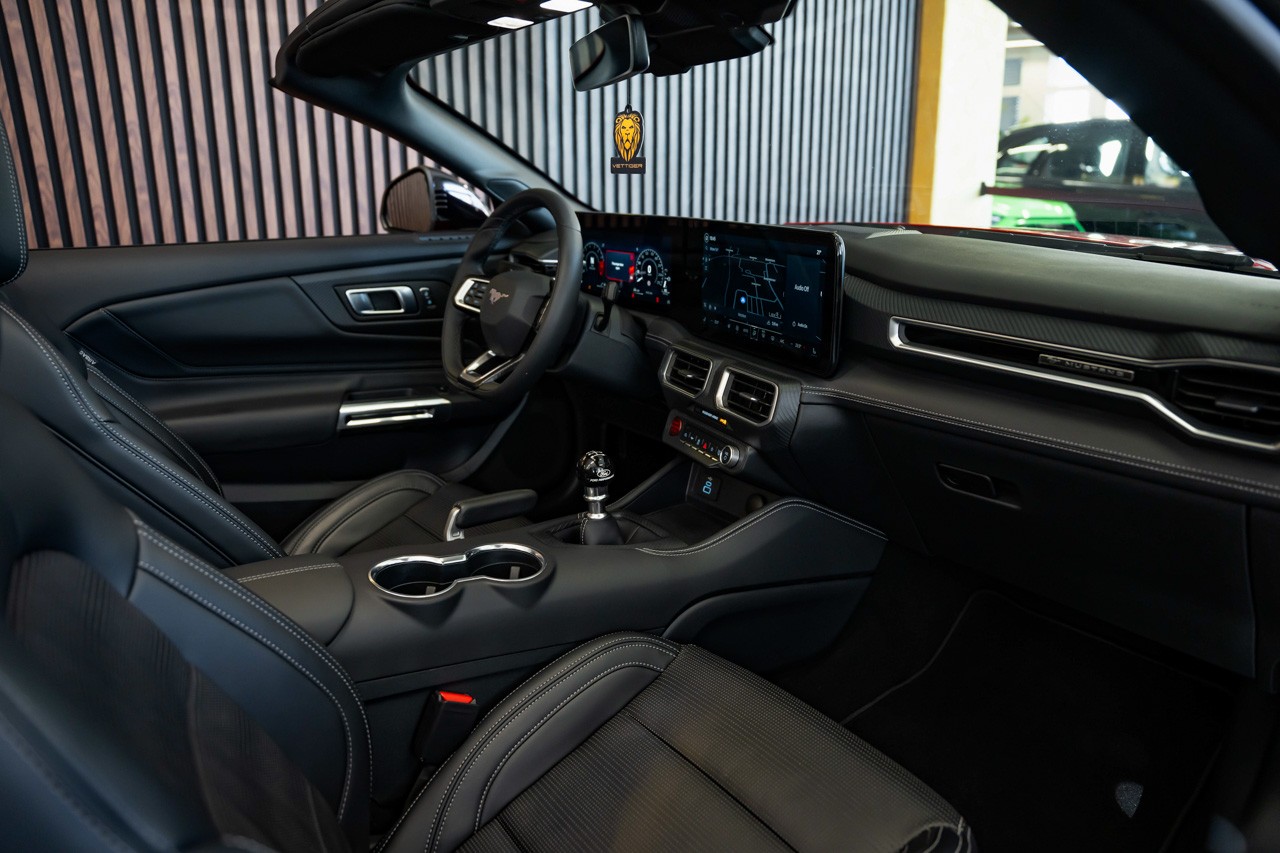 FORD Mustang Convertible 5.0 V8 GT-image-15